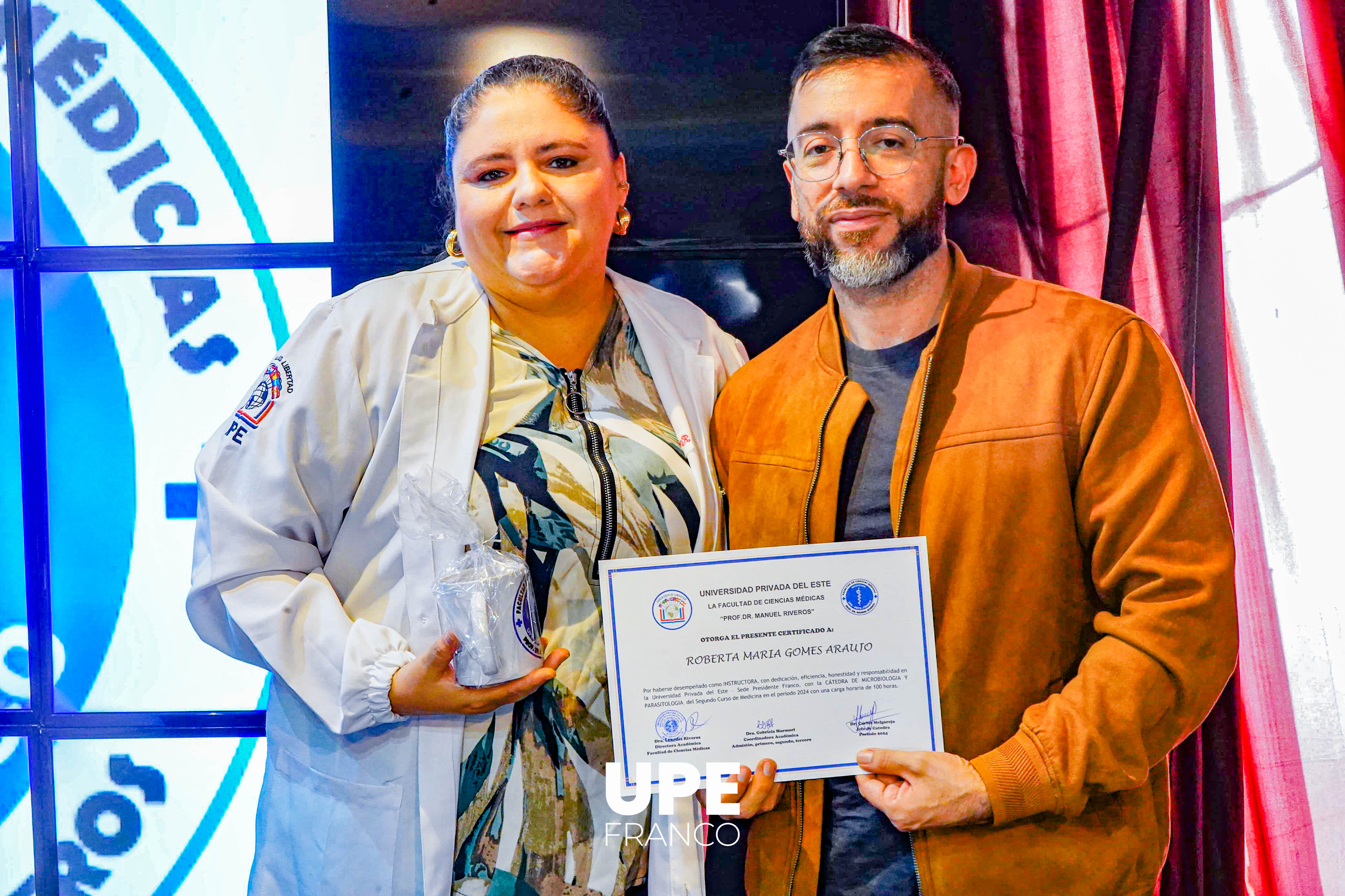 Entrega de certificados a instructores de cátedras en Medicina: Reconocimiento a la labor académica