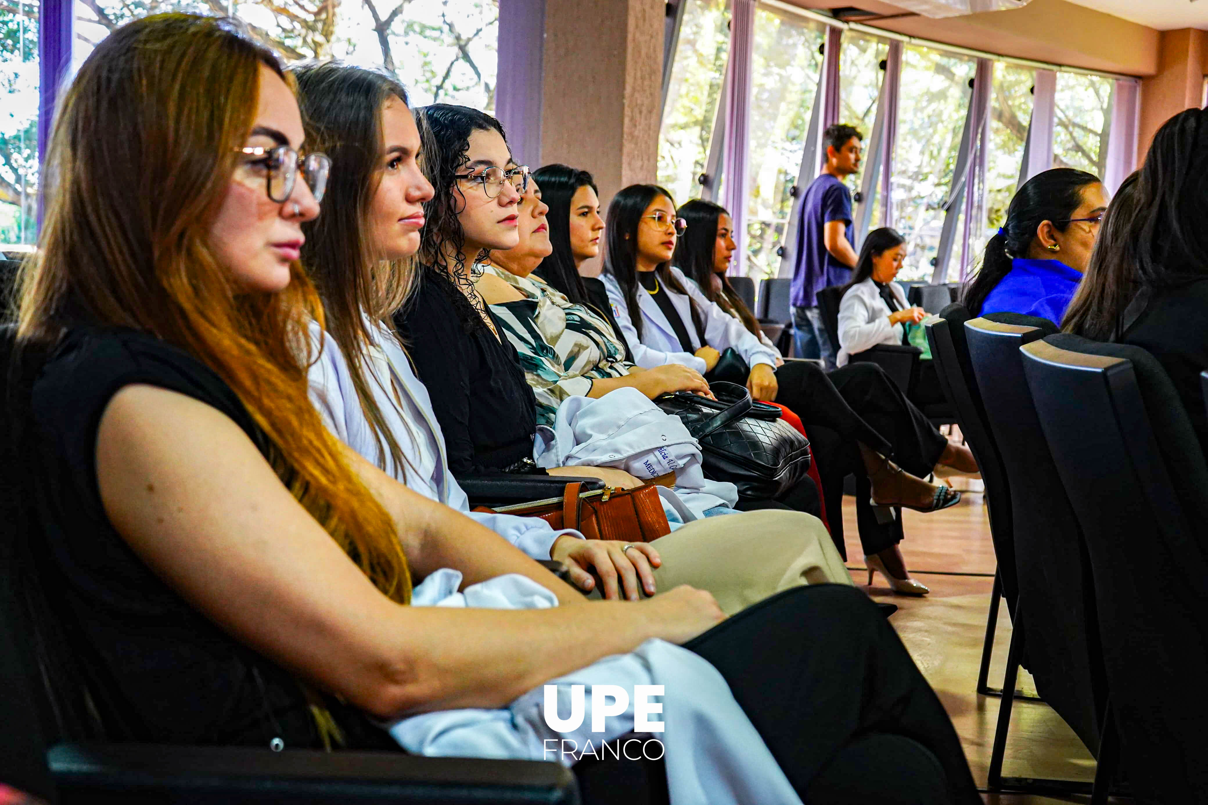 Entrega de certificados a instructores de cátedras en Medicina: Reconocimiento a la labor académica