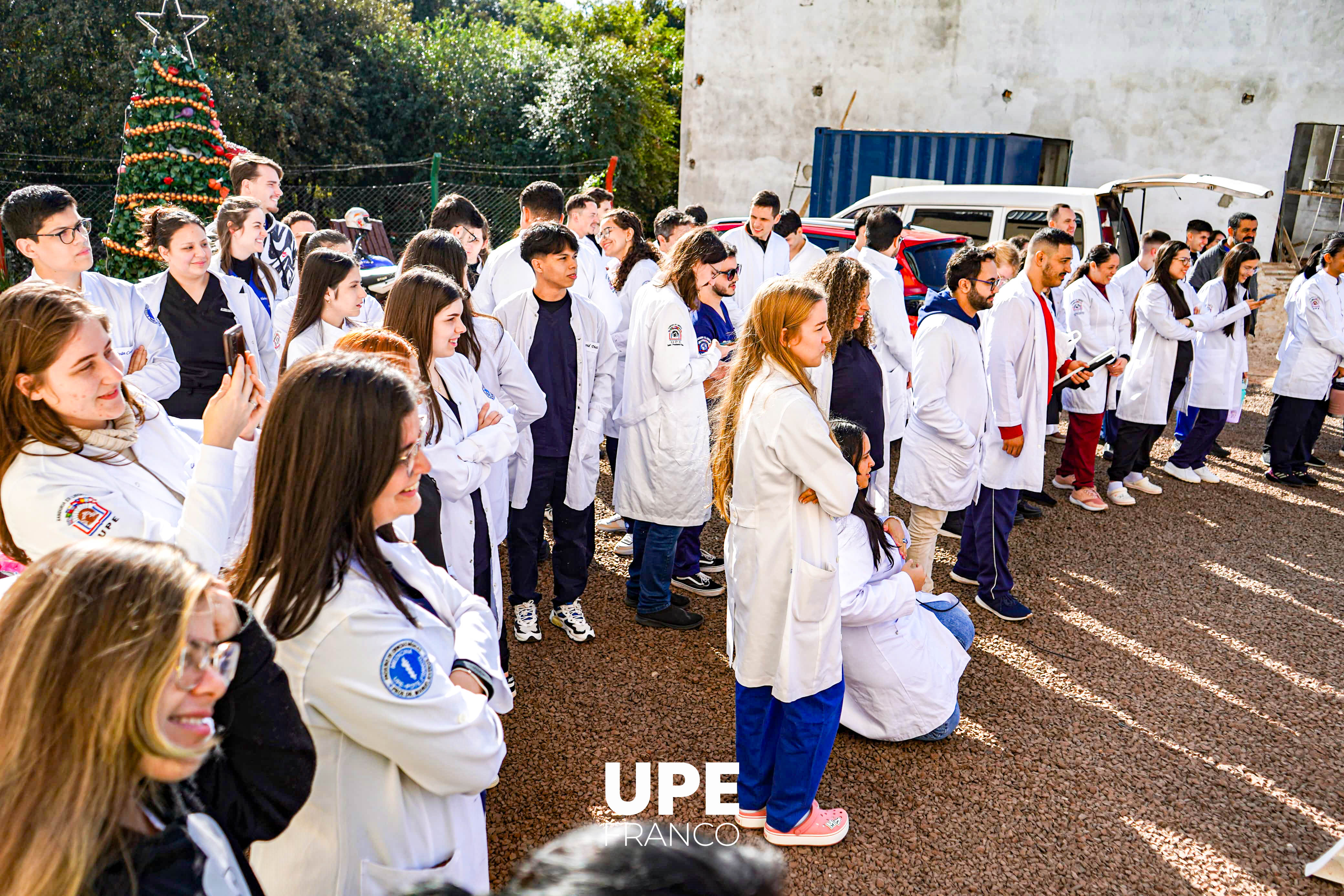 Proyecto Células solidarias: Jornada educativa y entrega de donaciones en la Fundación Las Tías