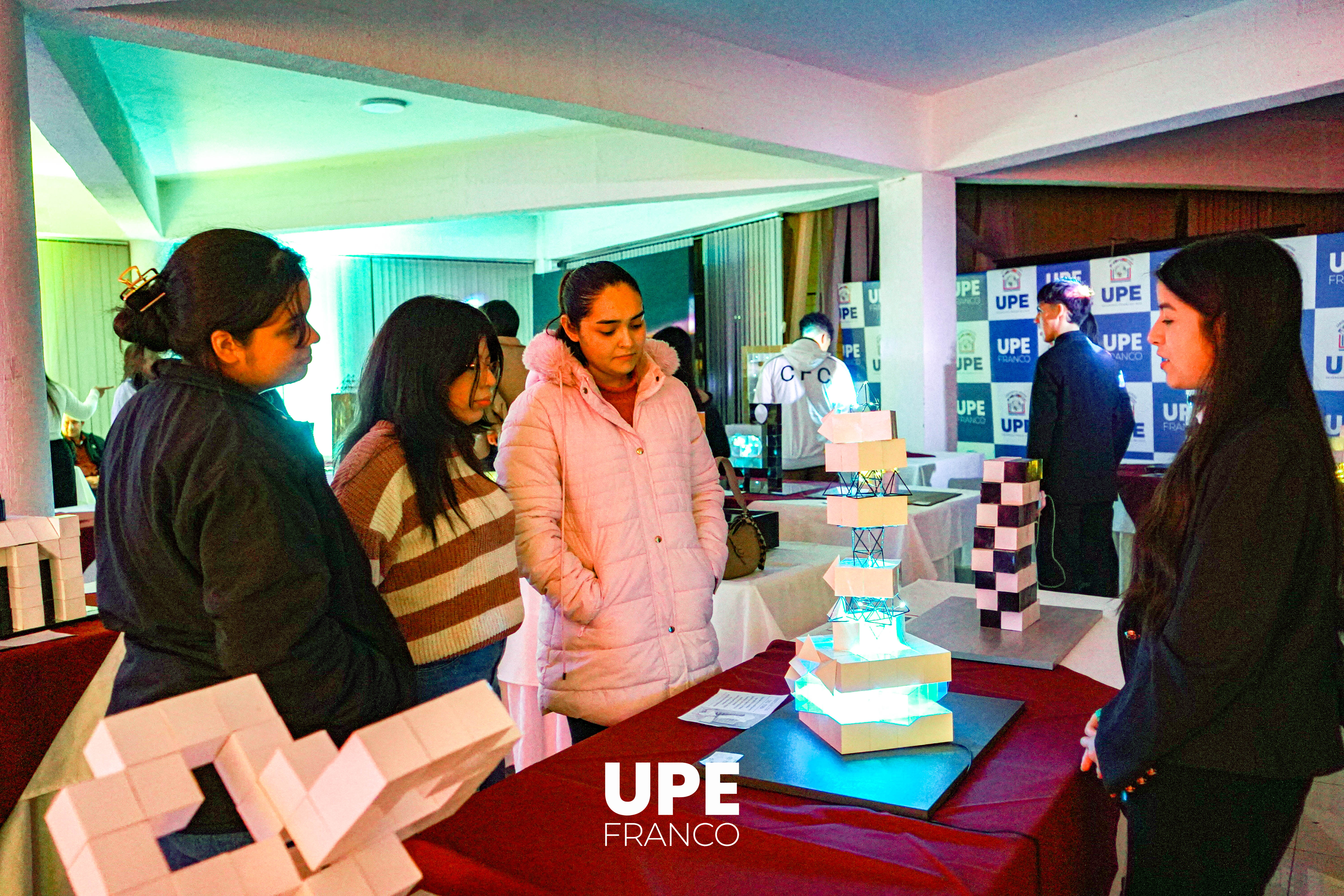 Exposición de Creación Morfológica en la UPE Franco: Segunda Jornada