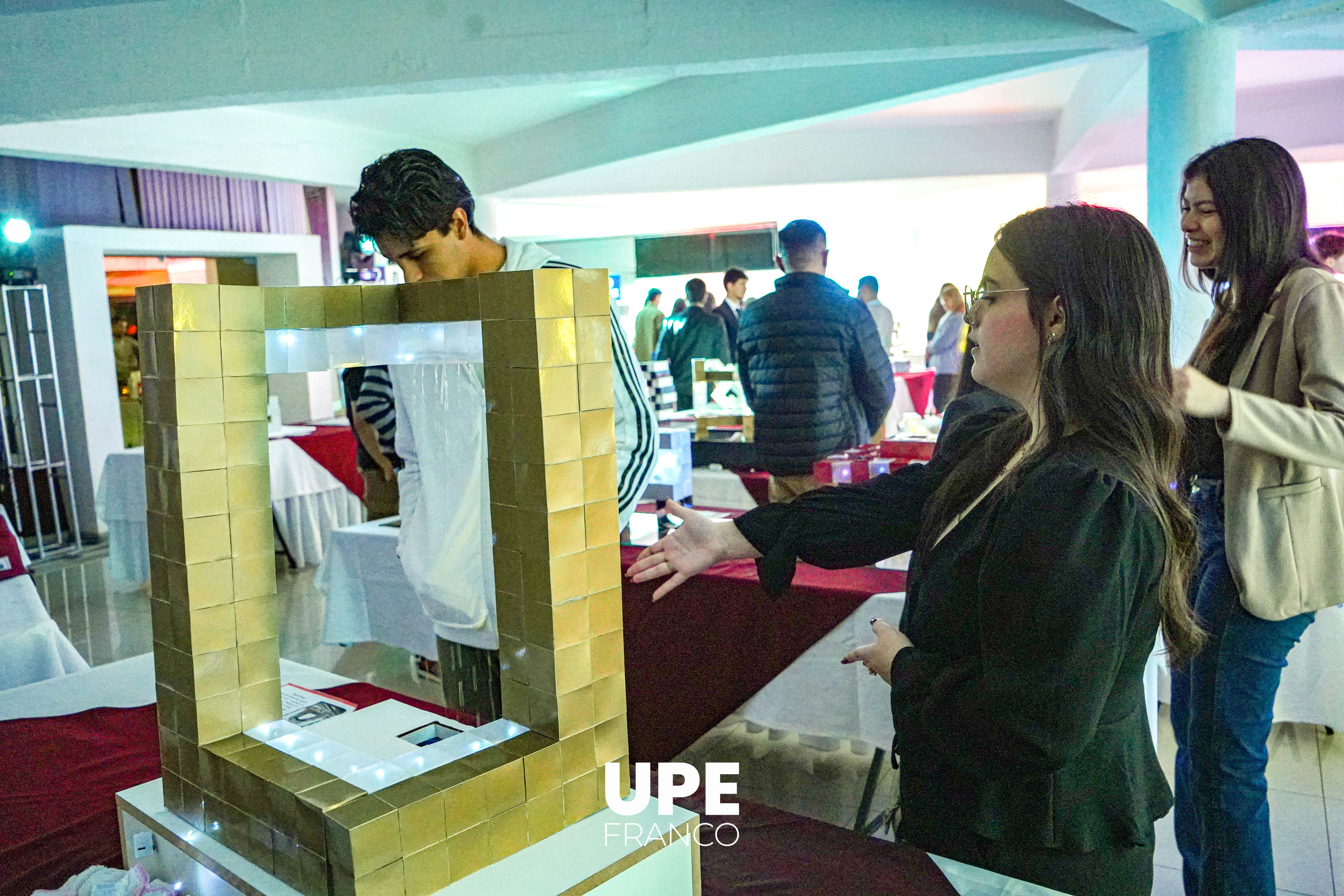 Exposición de Creación Morfológica en la UPE Franco: Segunda Jornada