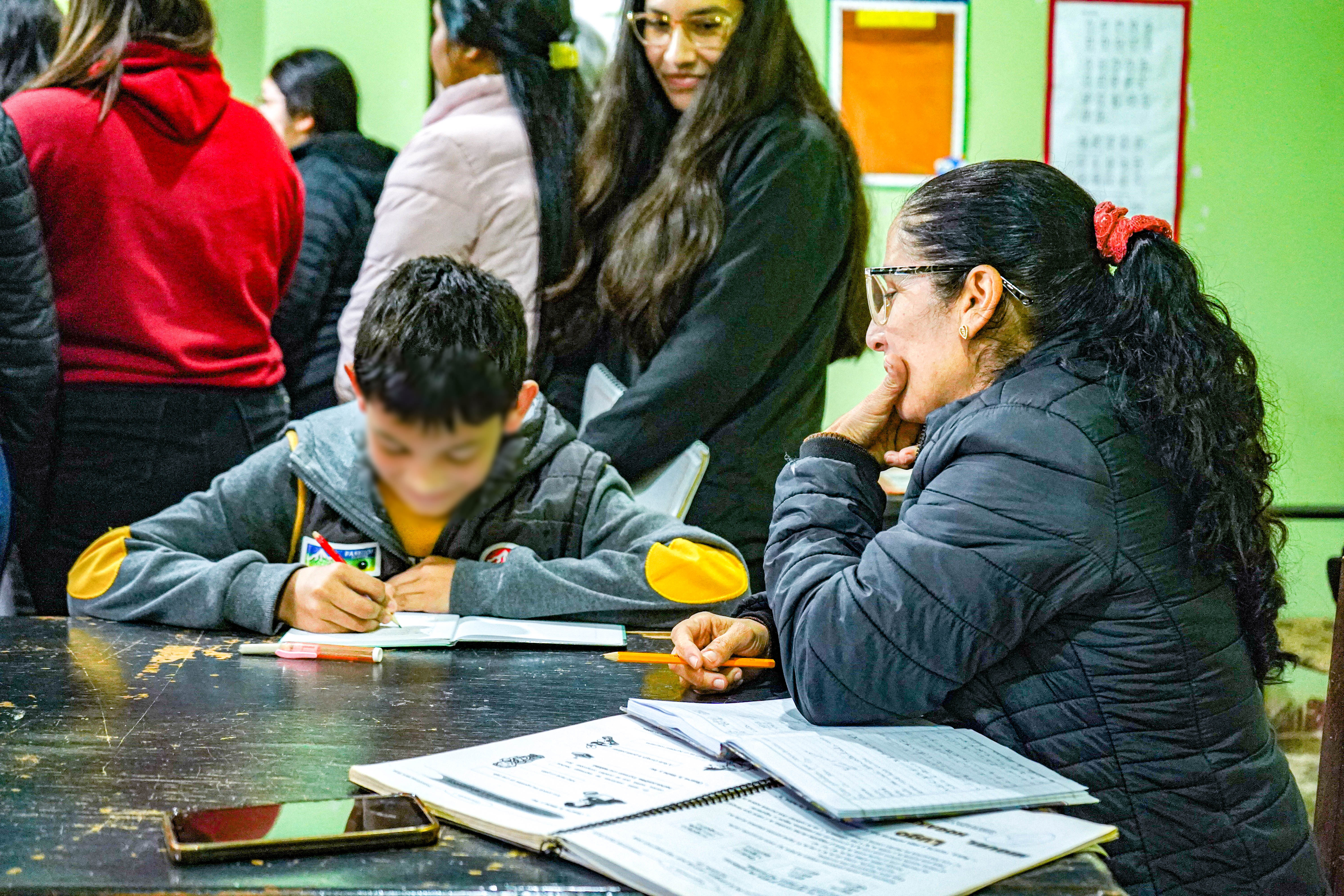 Conociendo la discapacidad visual: Estudiantes de Ciencias de la Educación visitan la Asociación de Ciegos del Paraguay
