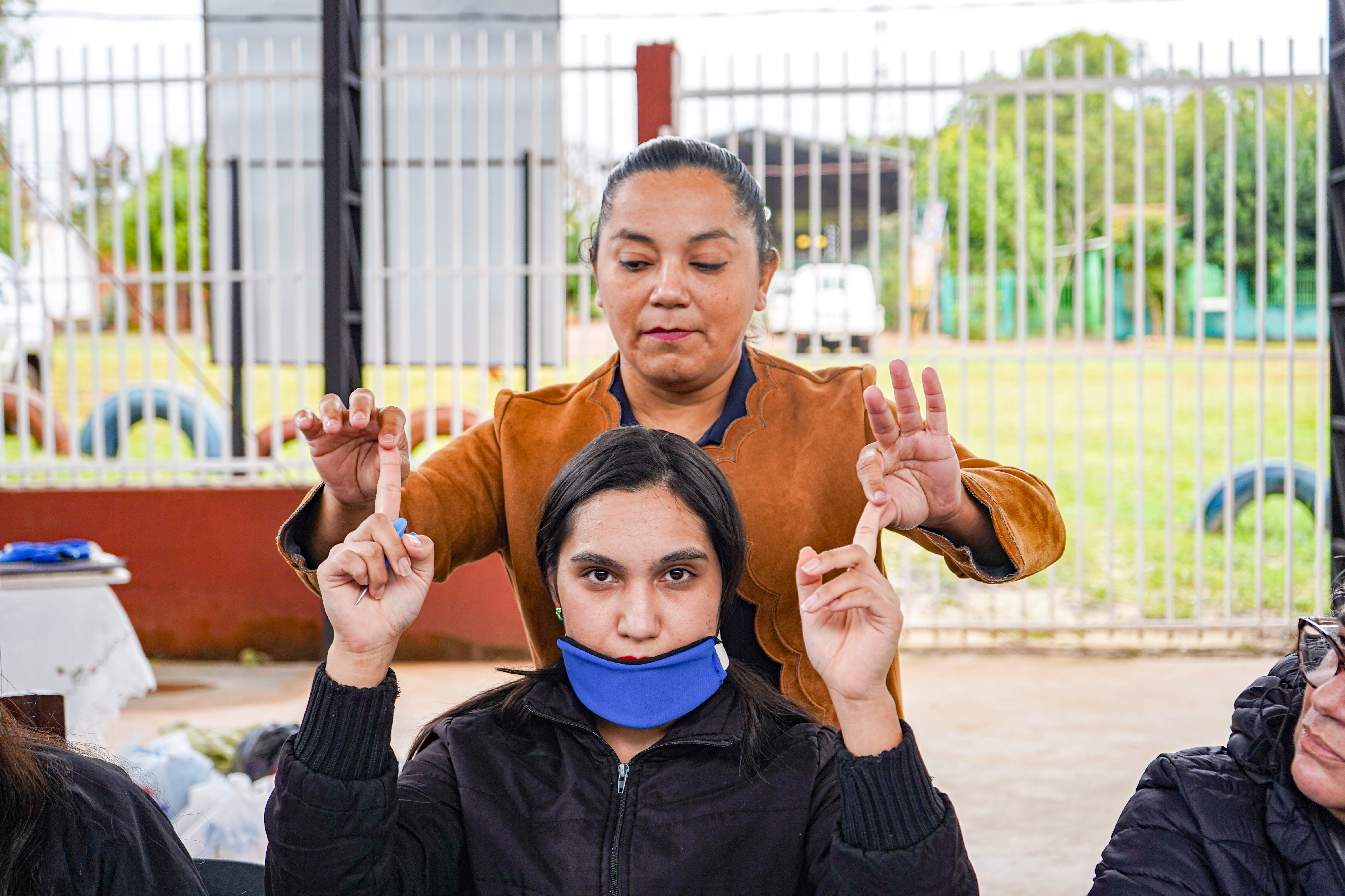 Conociendo la discapacidad visual: Estudiantes de Ciencias de la Educación visitan la Asociación de Ciegos del Paraguay