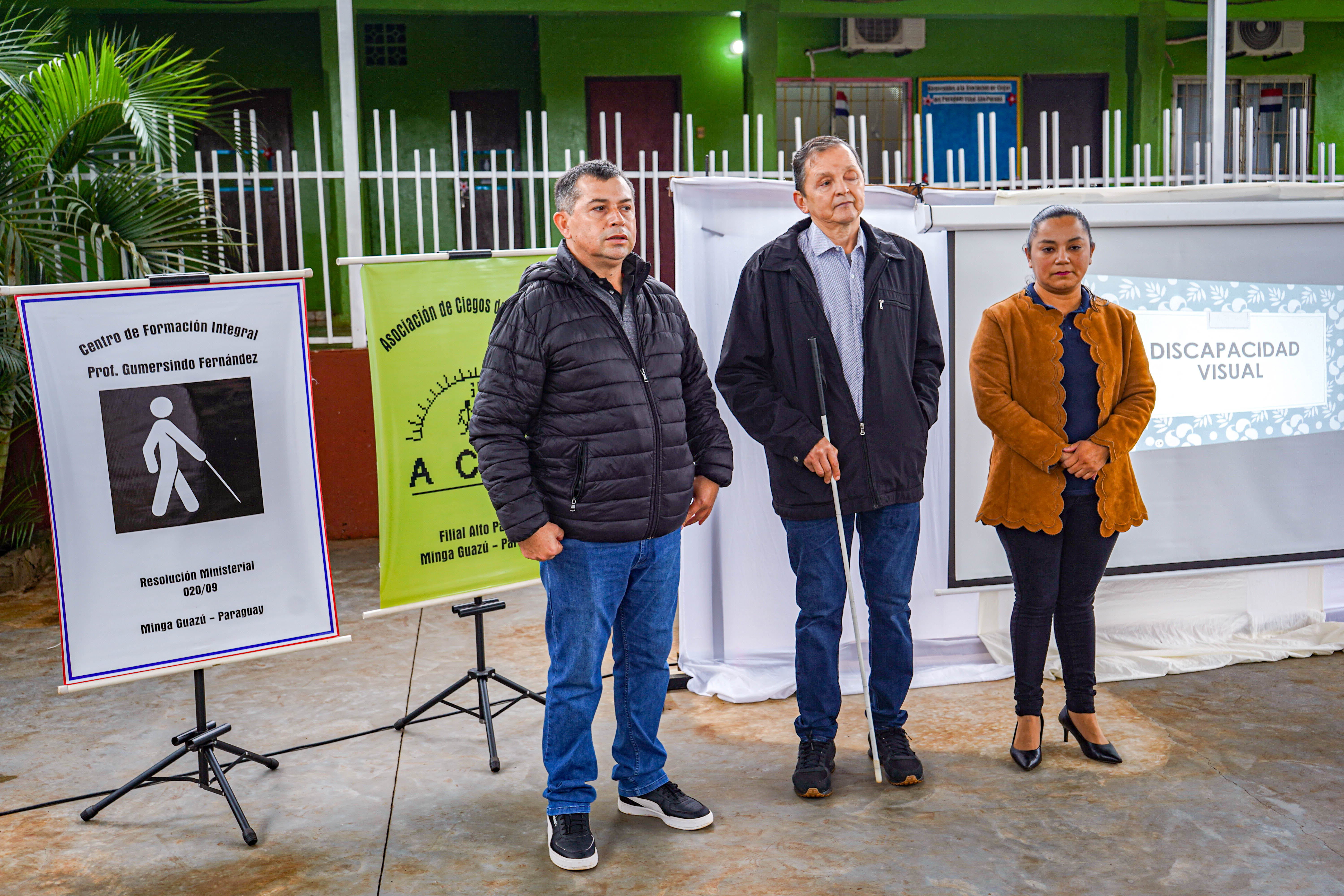 Conociendo la discapacidad visual: Estudiantes de Ciencias de la Educación visitan la Asociación de Ciegos del Paraguay