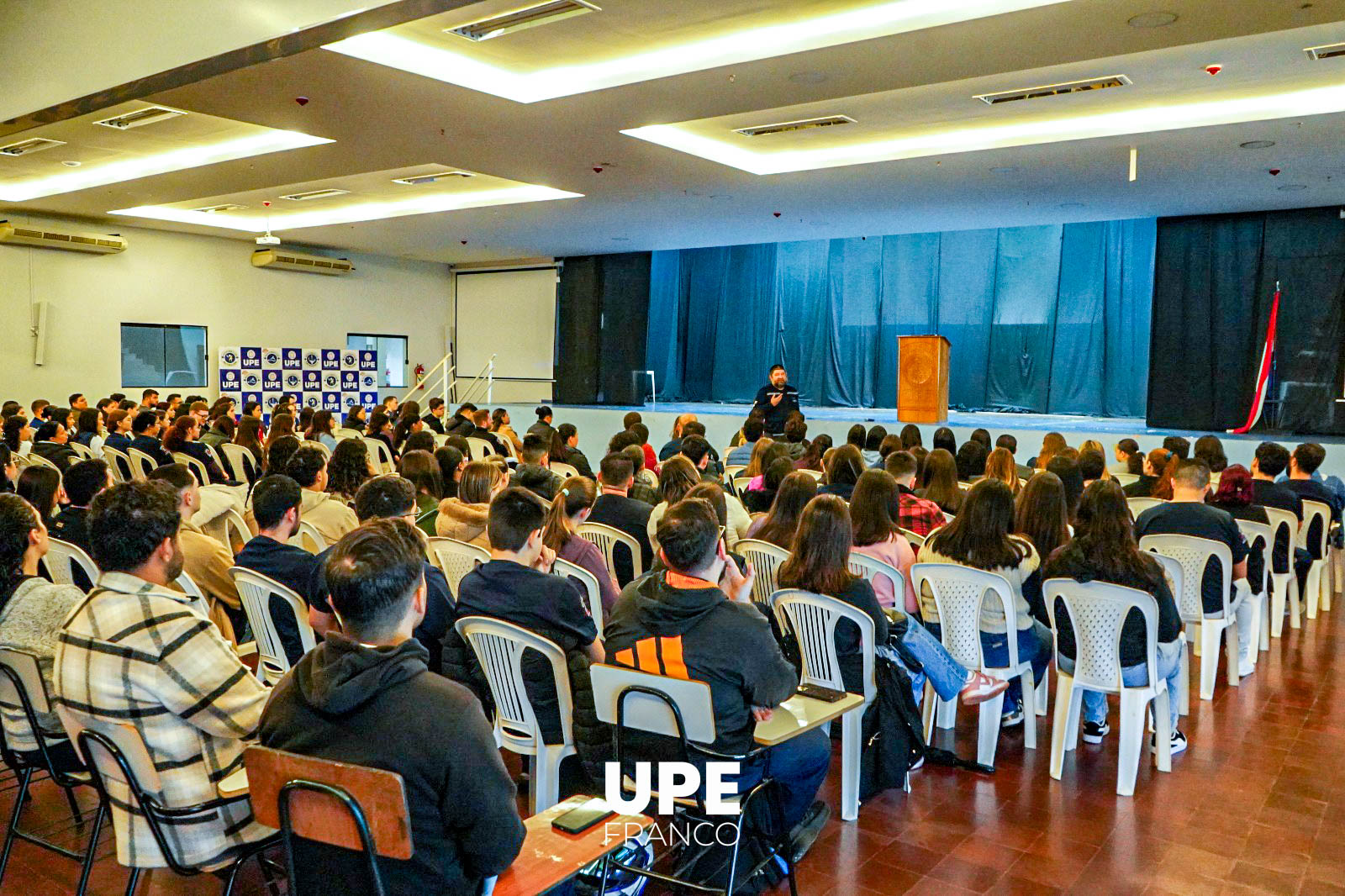 Estudiantes de Medicina UPE reciben capacitación en Primeros Auxilios