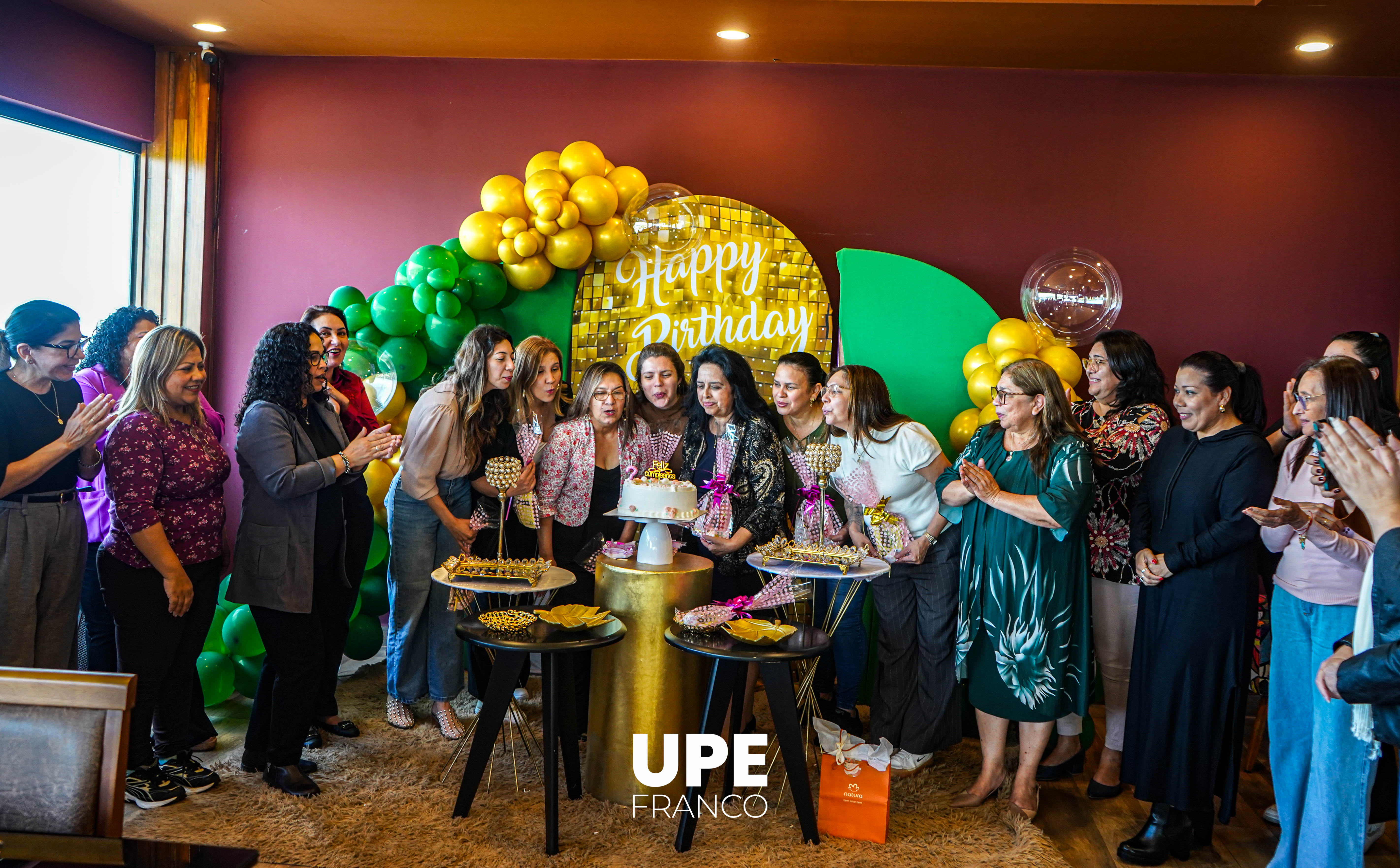 Celebración de cumpleaños: Confraternización entre decanas y docentes