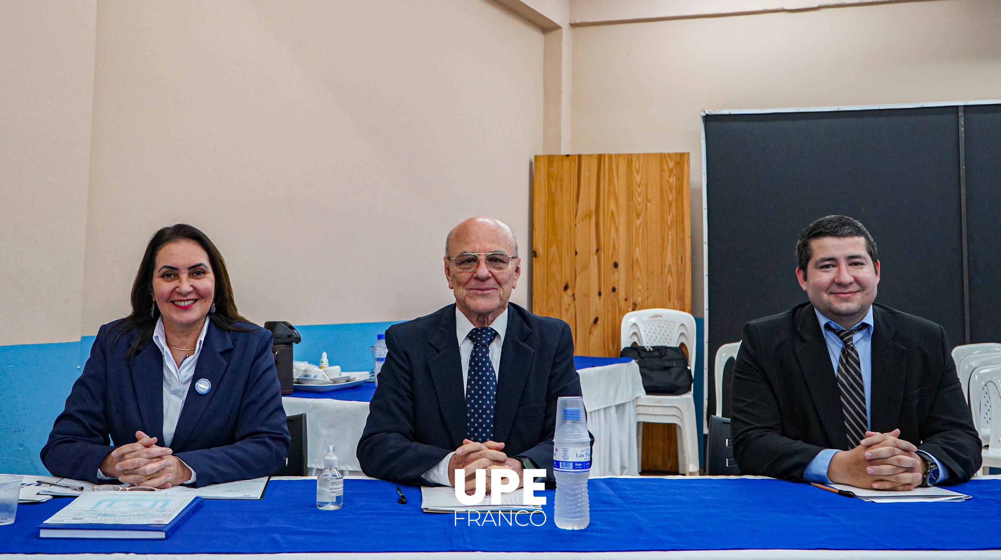Nuevos egresados en Administración de Empresas: Estudiantes defienden su Trabajo Final de Grado