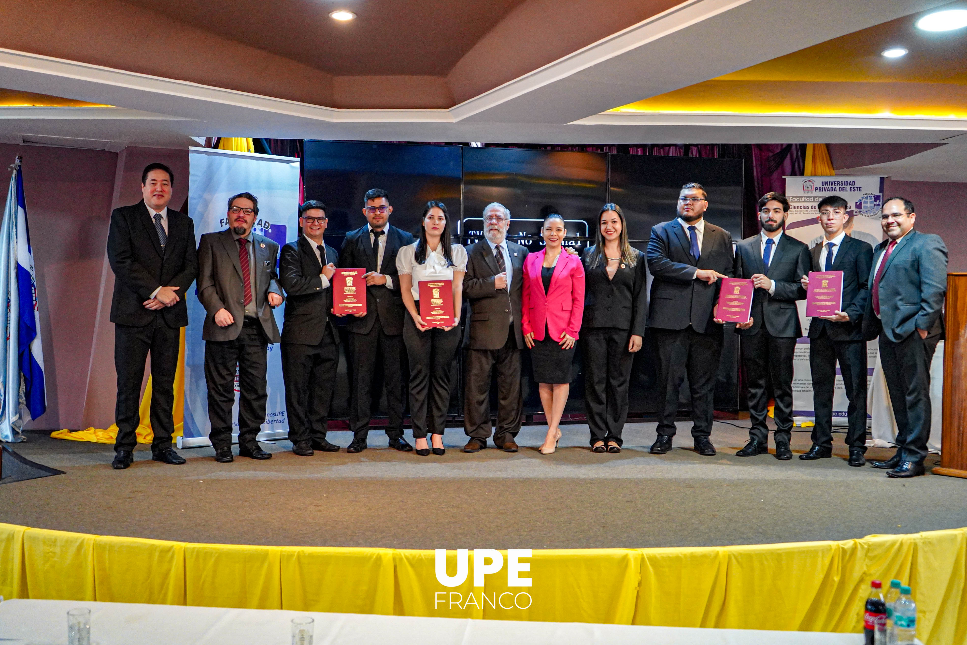 Defensa de Trabajos Finales de Grado en Ingeniería Informática - UPE FRANCO