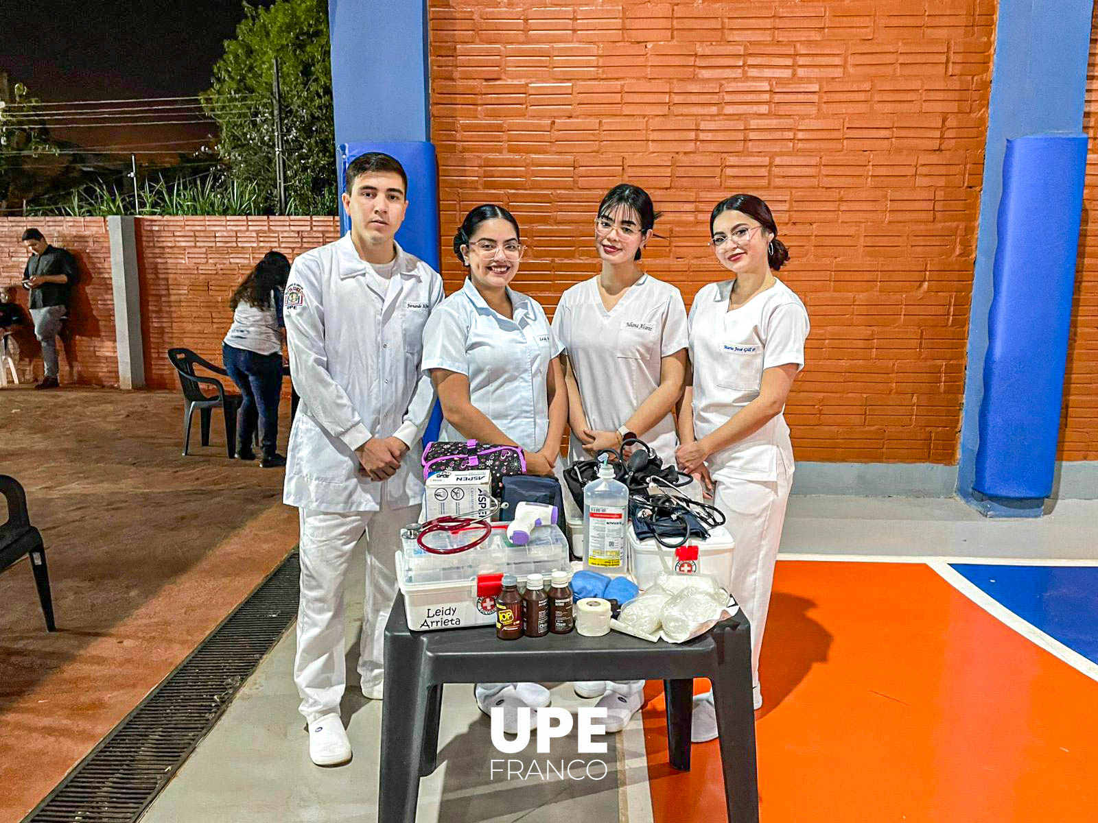 Estudiantes de Enfermería brindan asistencia en primeros auxilios durante la Copa Integración UPE