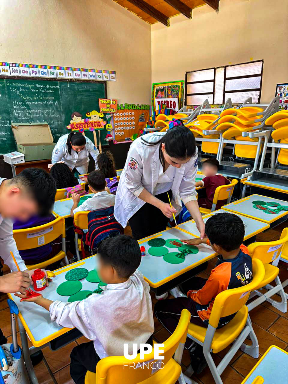 Estudiantes de Enfermería realizan trabajo de campo en la Escuela Mariano Bobadilla
