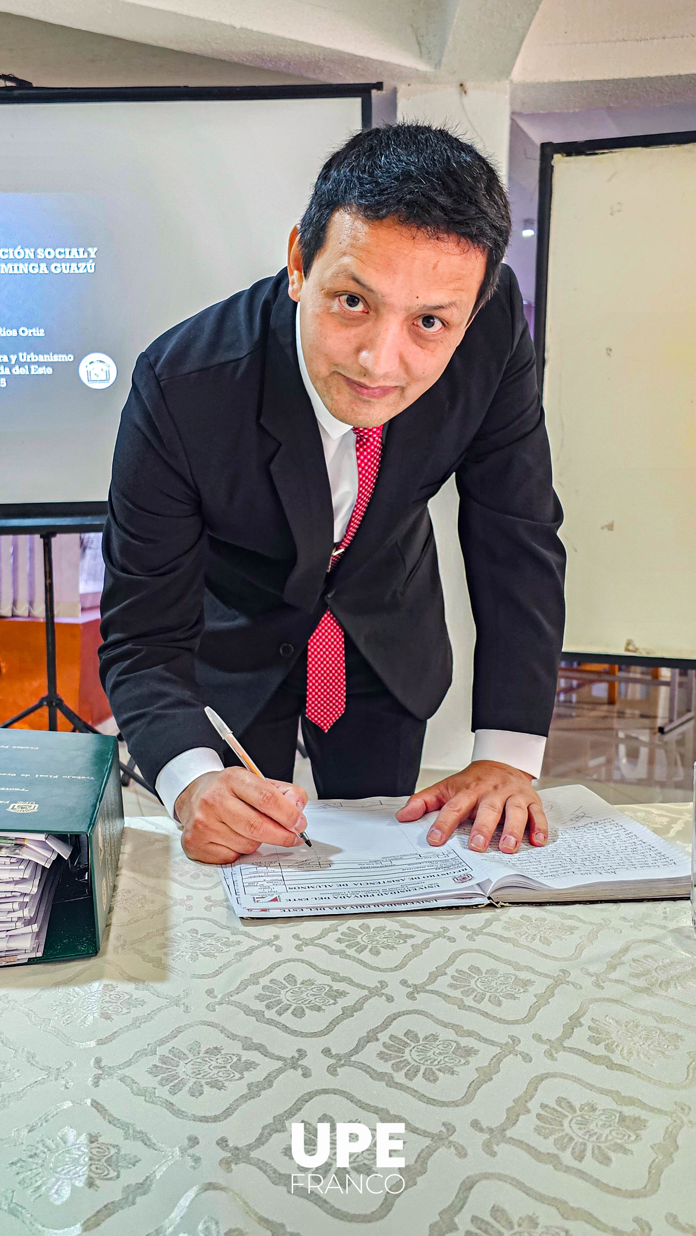 “Proyecto de Adecuación Social y Deportiva del Club Minga Guazú”: Defensa de TFG en Arquitectura UPE