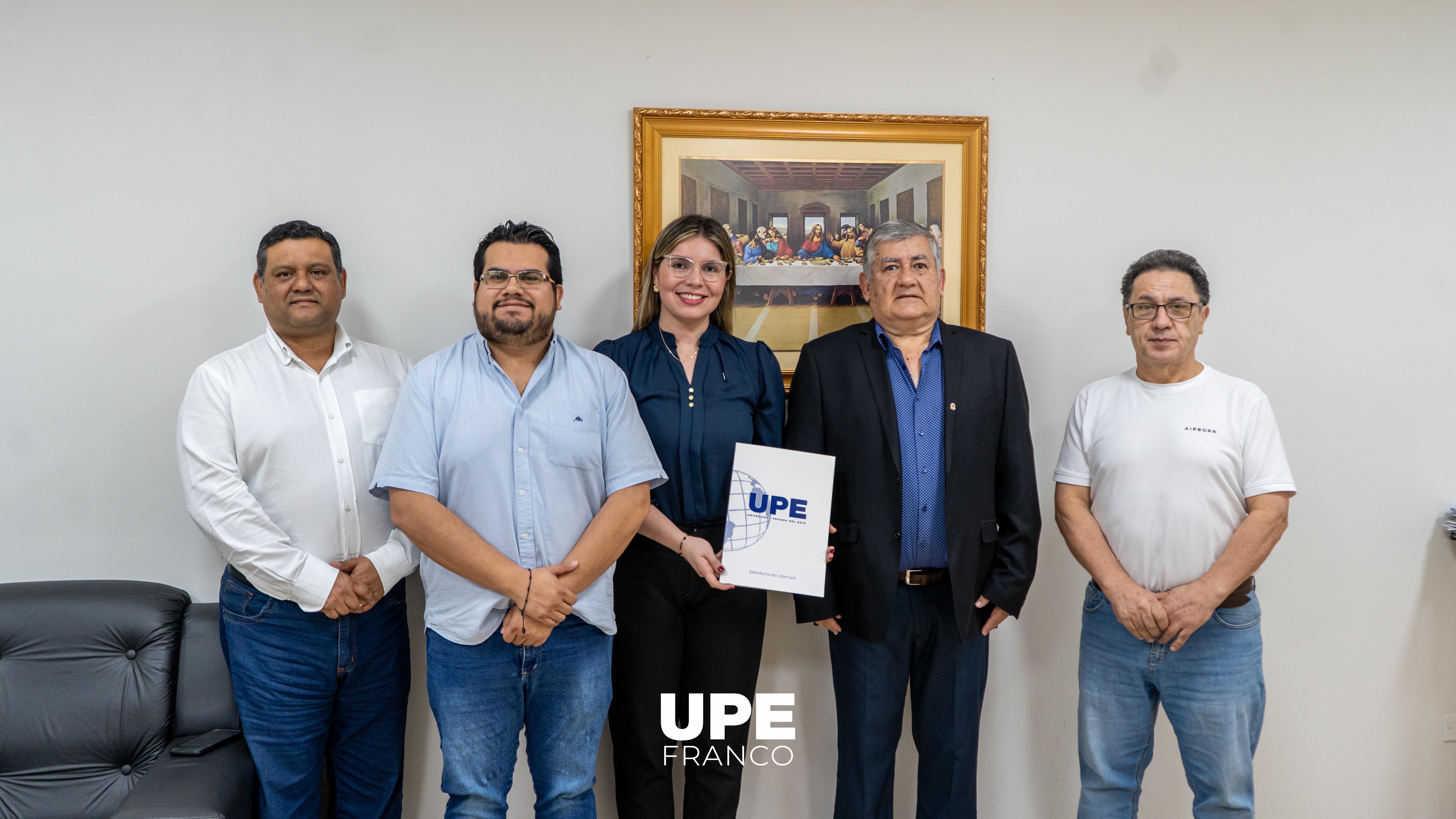 Firma de Convenio de Cooperación entre la Universidad Privada del Este (UPE) y la Cámara Junior Internacional (JCI)