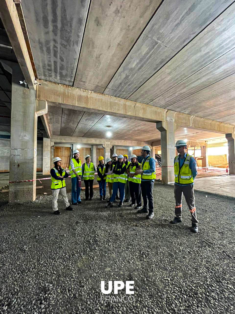 Visita Técnica a la obra del Shopping Cellshop: Facultad de Arquitectura y Urbanismo