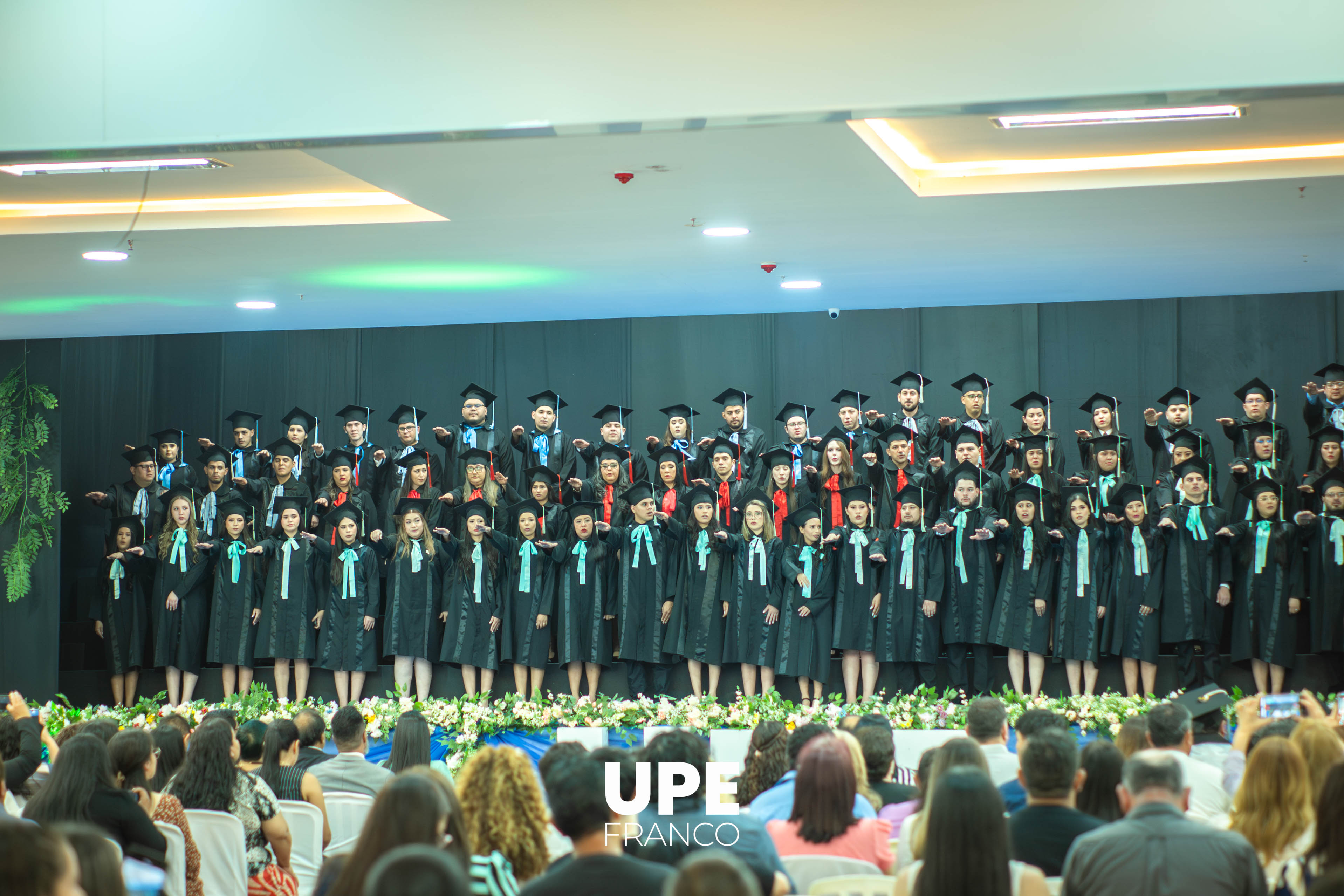 Ceremonia de Graduación - UPE FRANCO