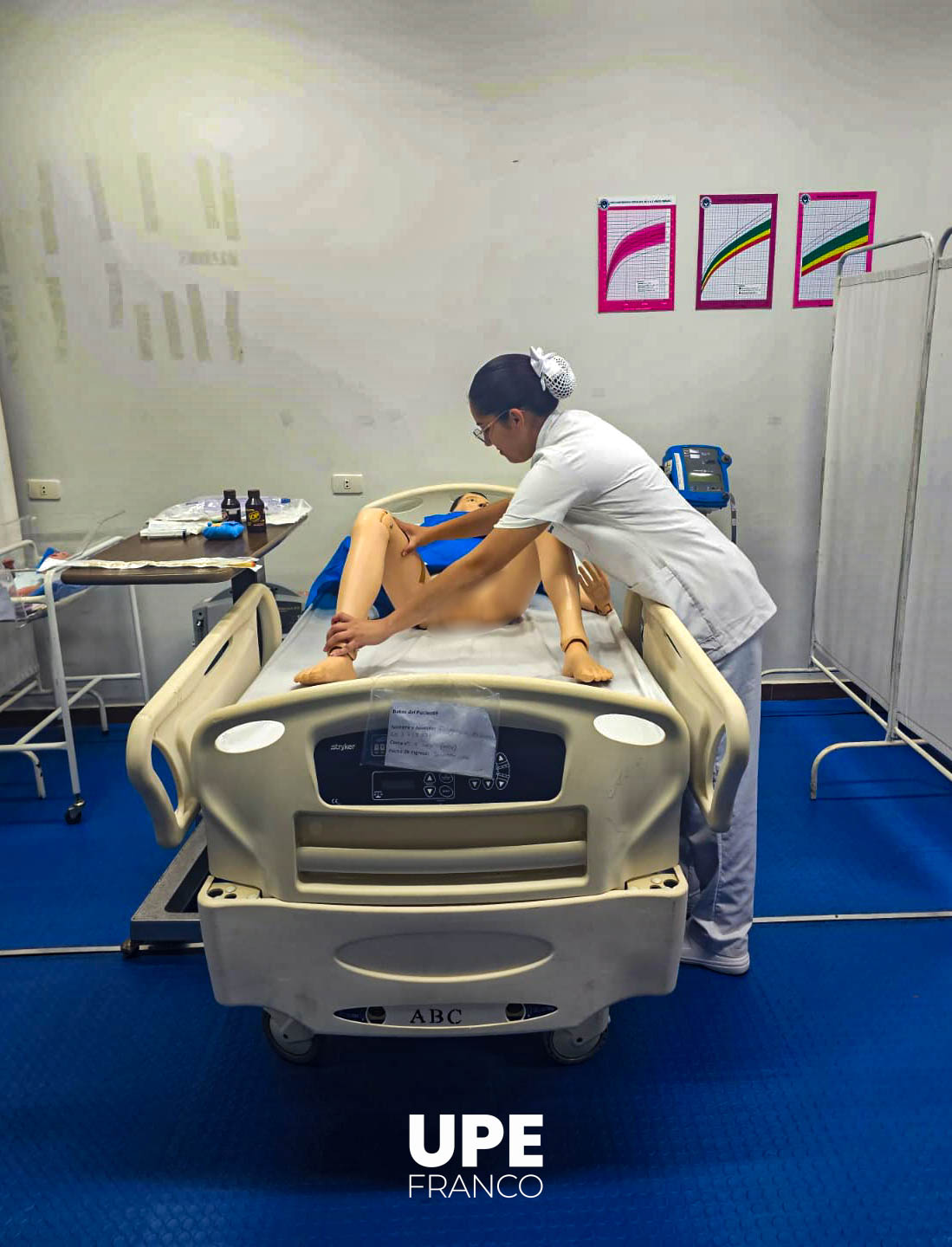 Estudiantes de enfermería UPE realizan prácticas demostrativas