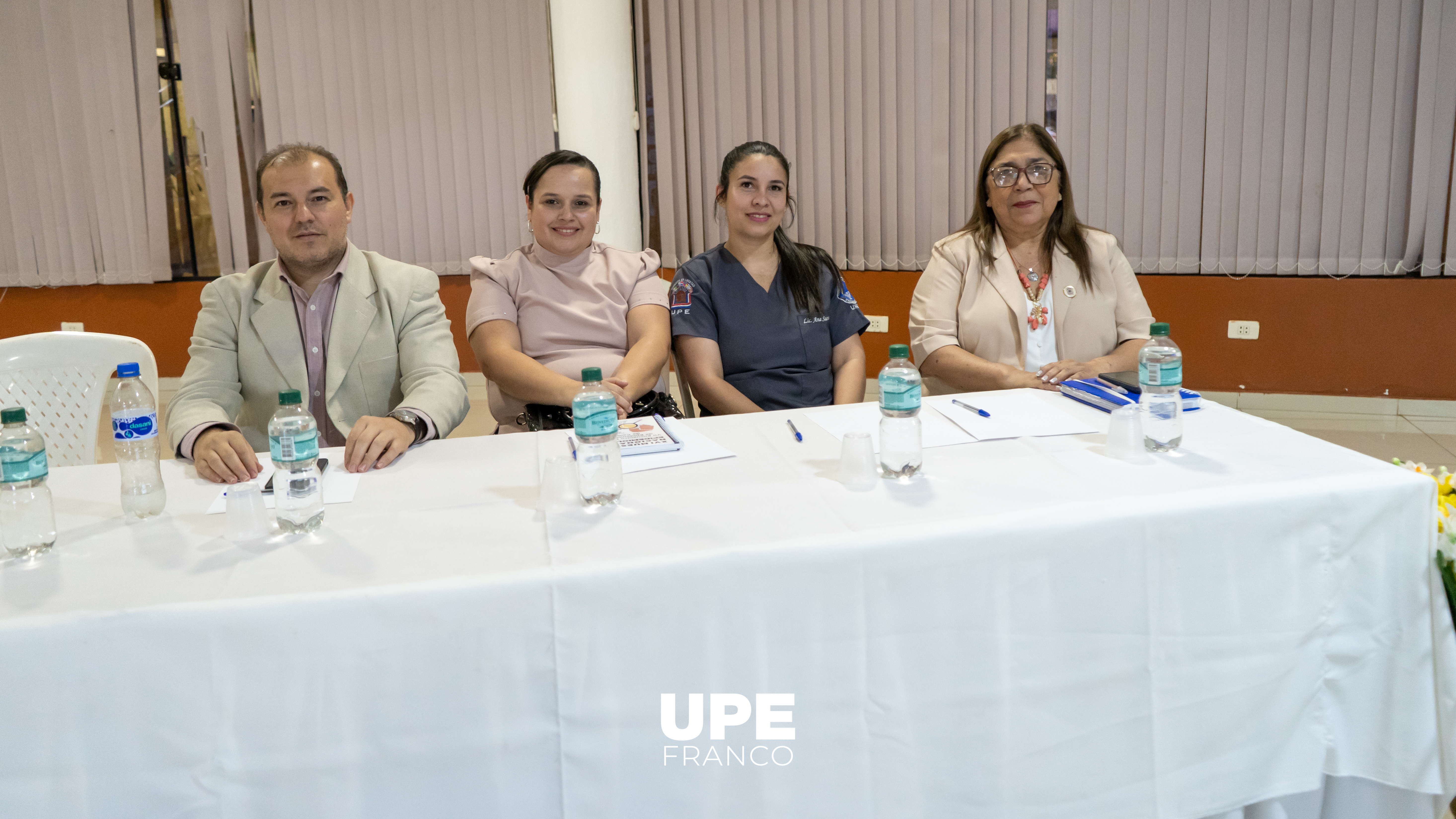 Clausura Por La Culminación Del Presente Semestre del Año Lectivo: Carrera de Enfermería - FCS