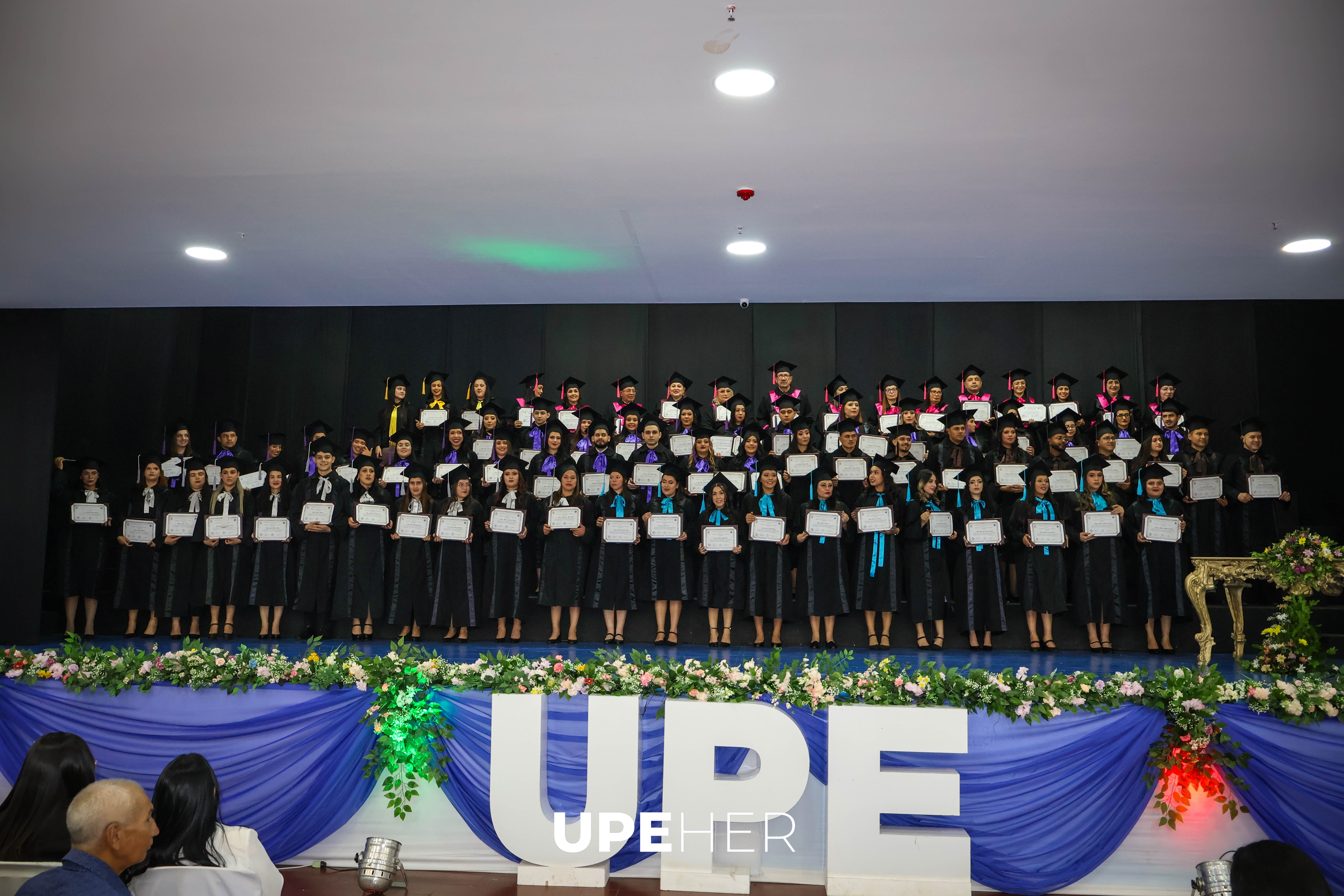 Ceremonia de Graduación: UPE - Filial Hernandarias