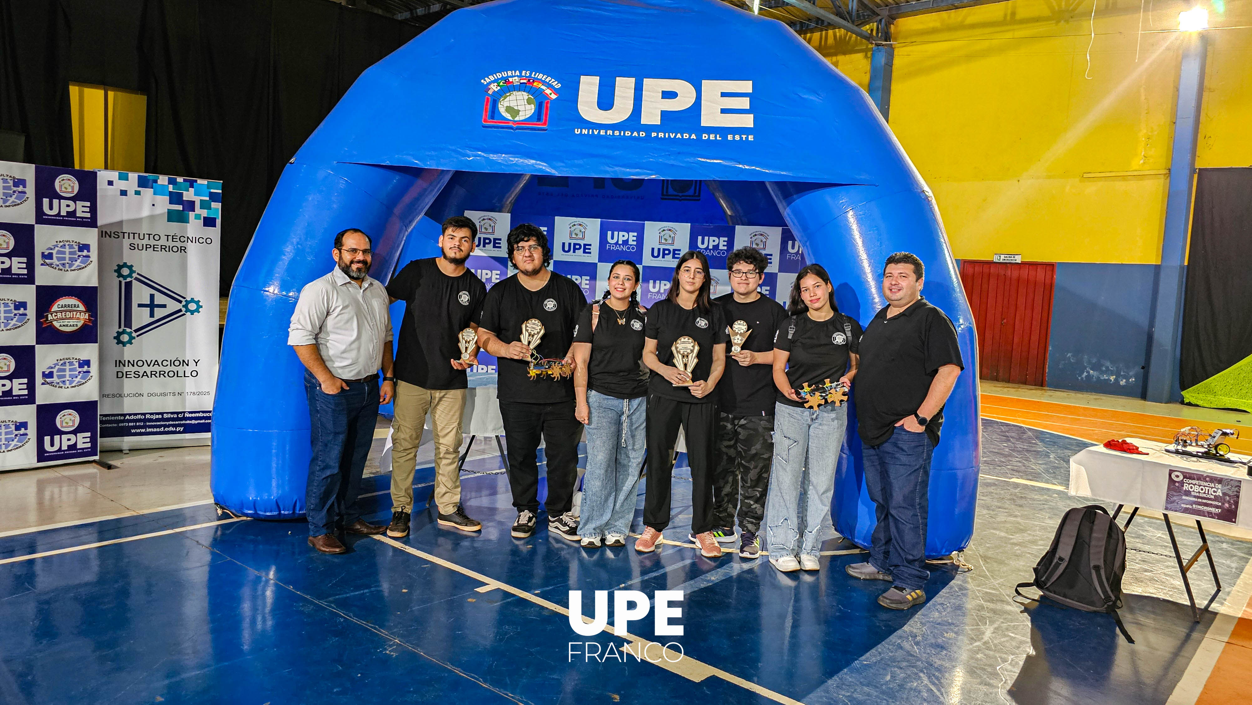 Clausura del Club de Robótica 2025 y 1.ª Edición de la Competencia de Robótica UPE 2025