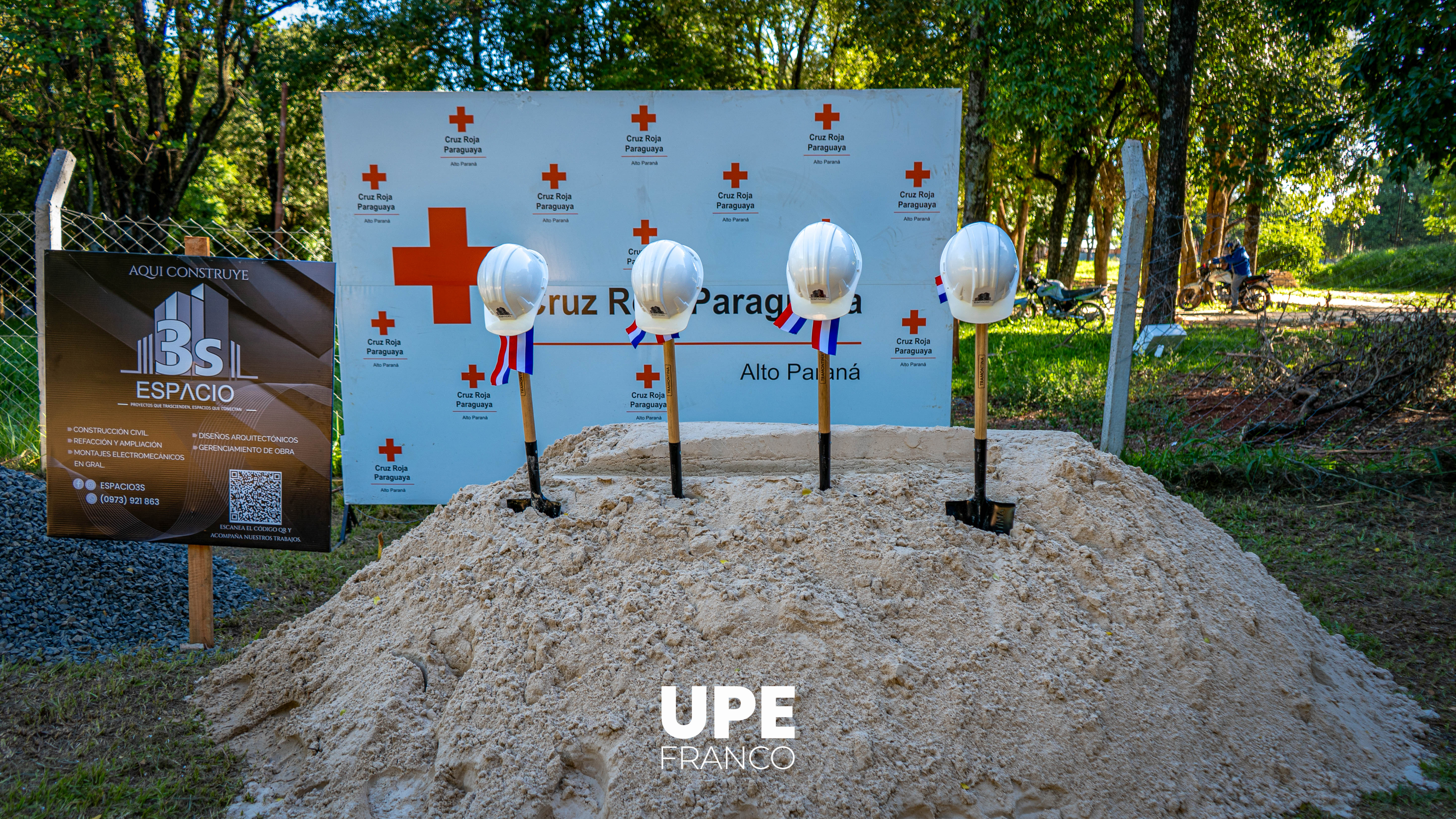 Palada del nuevo local de la Cruz Roja Paraguaya y entrega de reconocimiento a la decana Mabel López