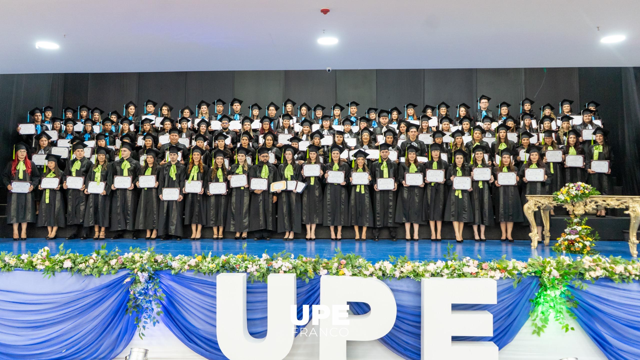  CEREMONIA DE GRADUACIÓN: UPE FRANCO