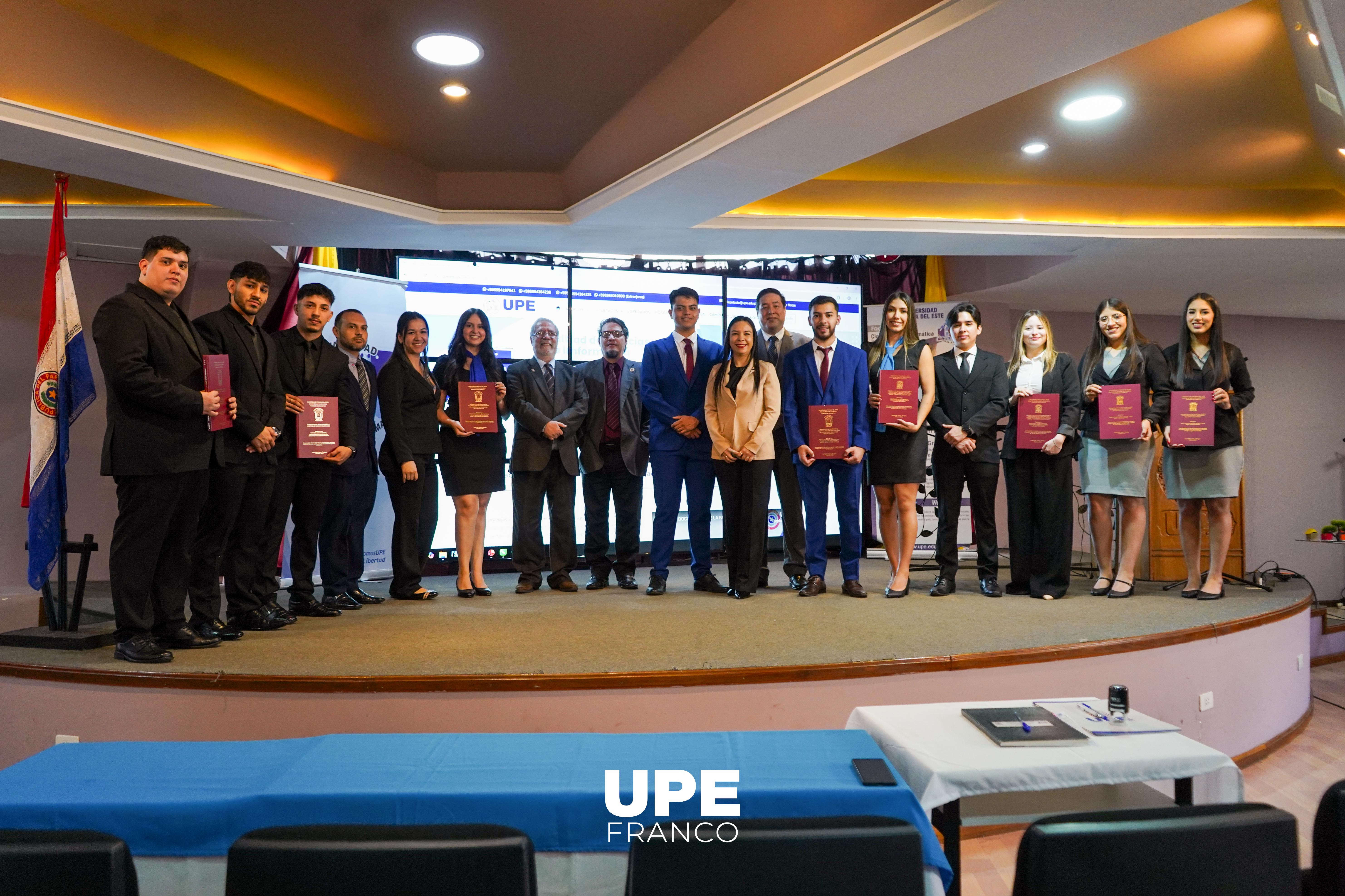 Defensa Exitosa de Trabajos Finales de Grado: Facultad de Ciencias de la Informática