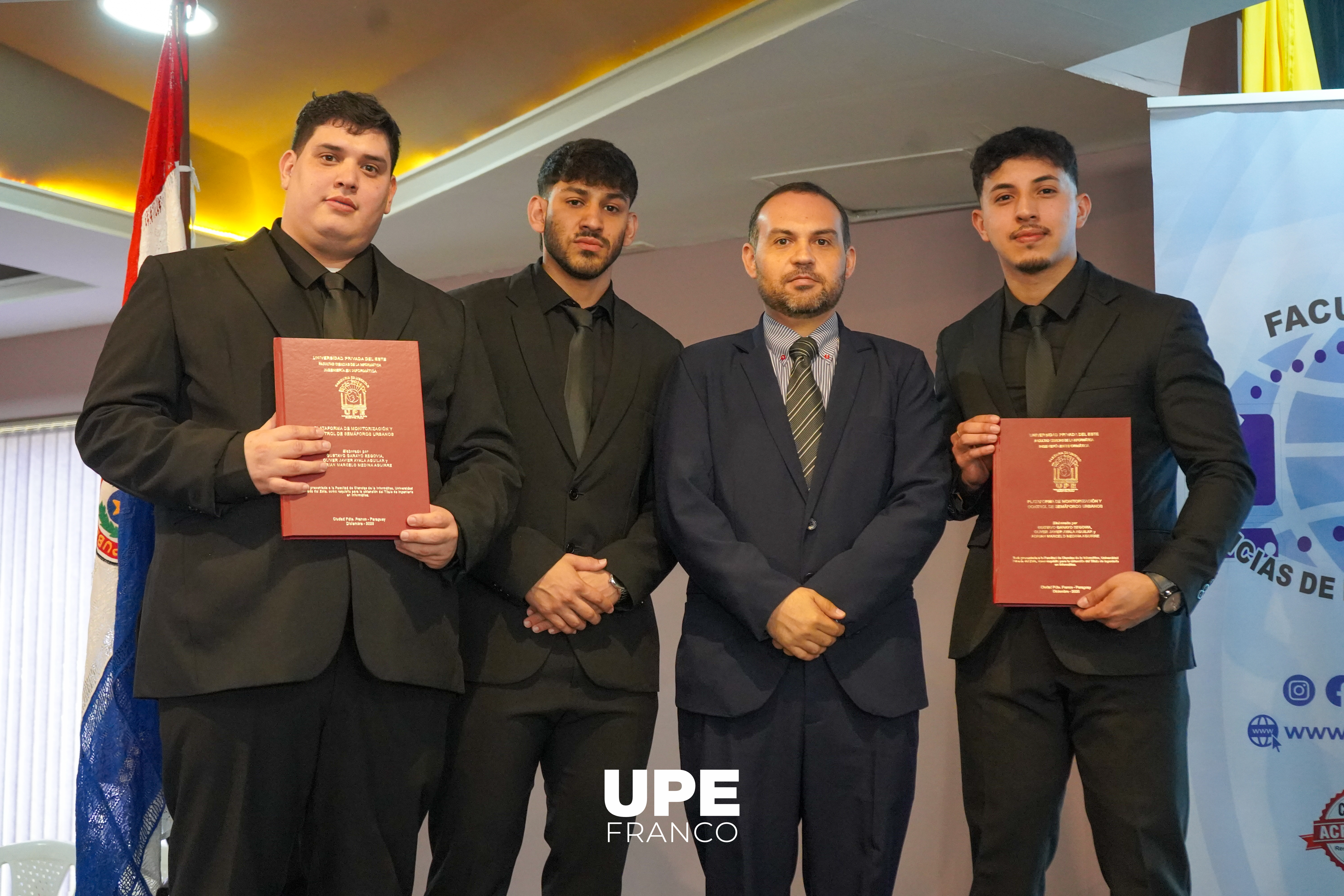 Defensa Exitosa de Trabajos Finales de Grado: Facultad de Ciencias de la Informática