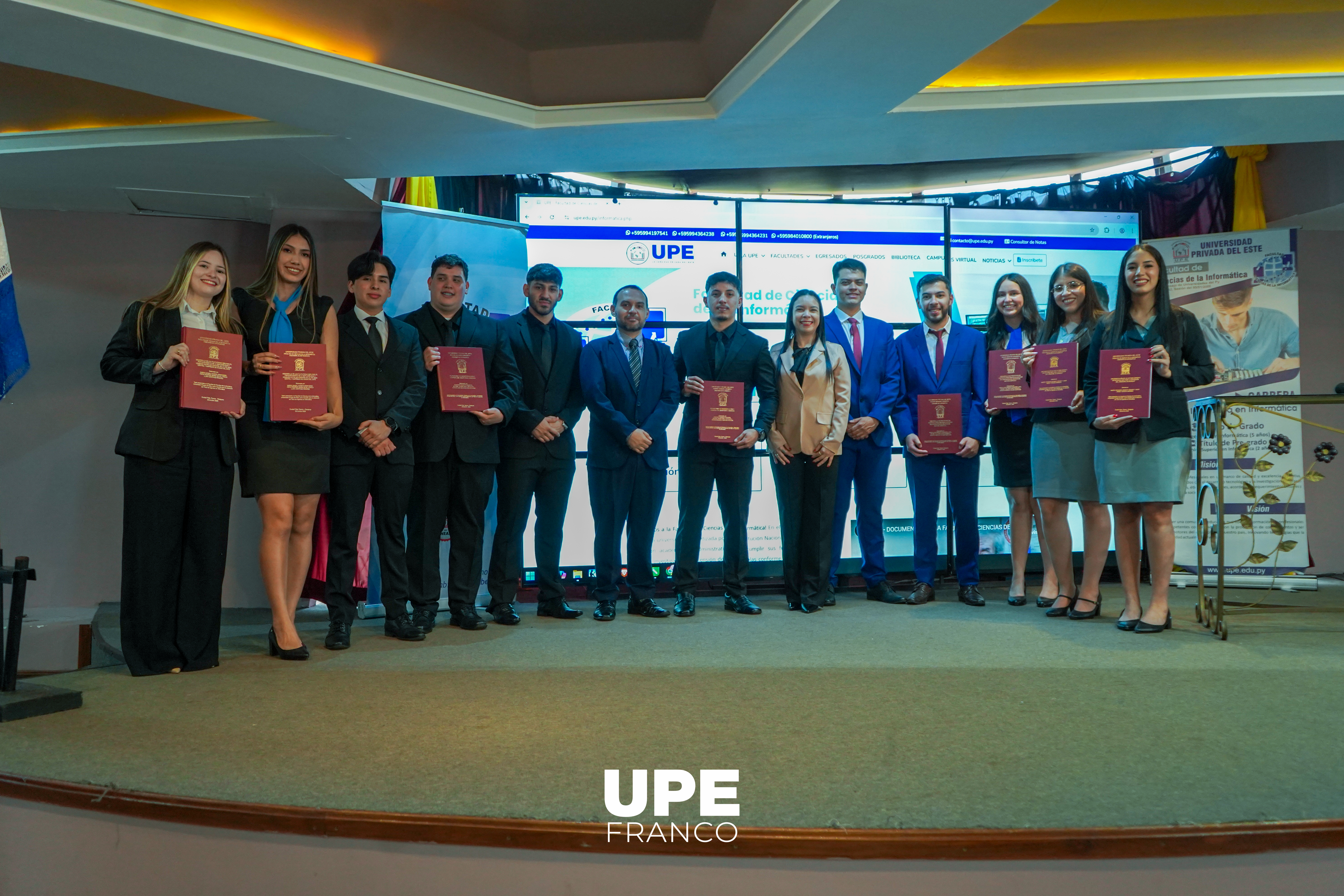 Defensa Exitosa de Trabajos Finales de Grado: Facultad de Ciencias de la Informática