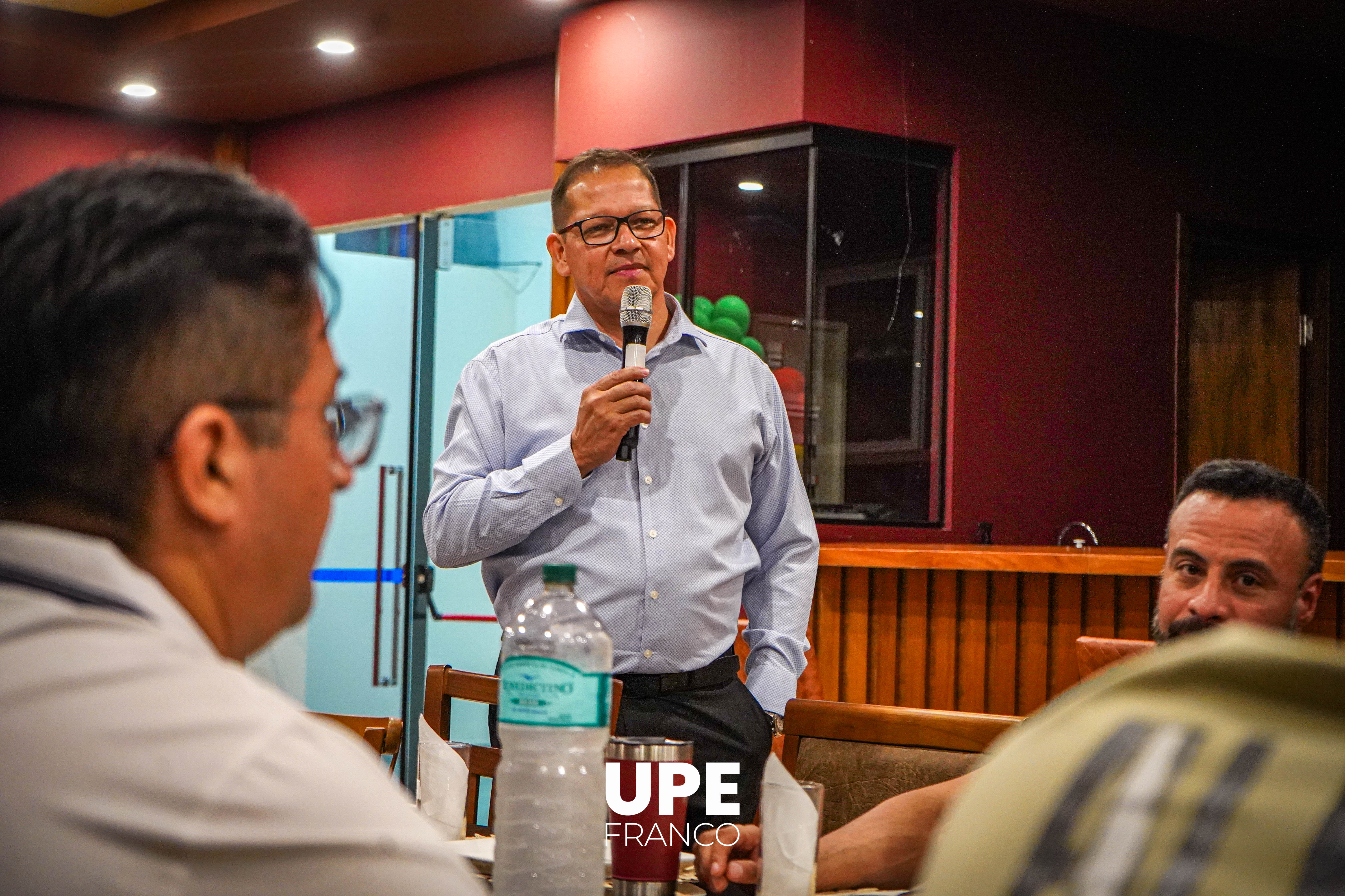 Cena de Confraternización: Despedida del año 2025 – Carrera de Derecho