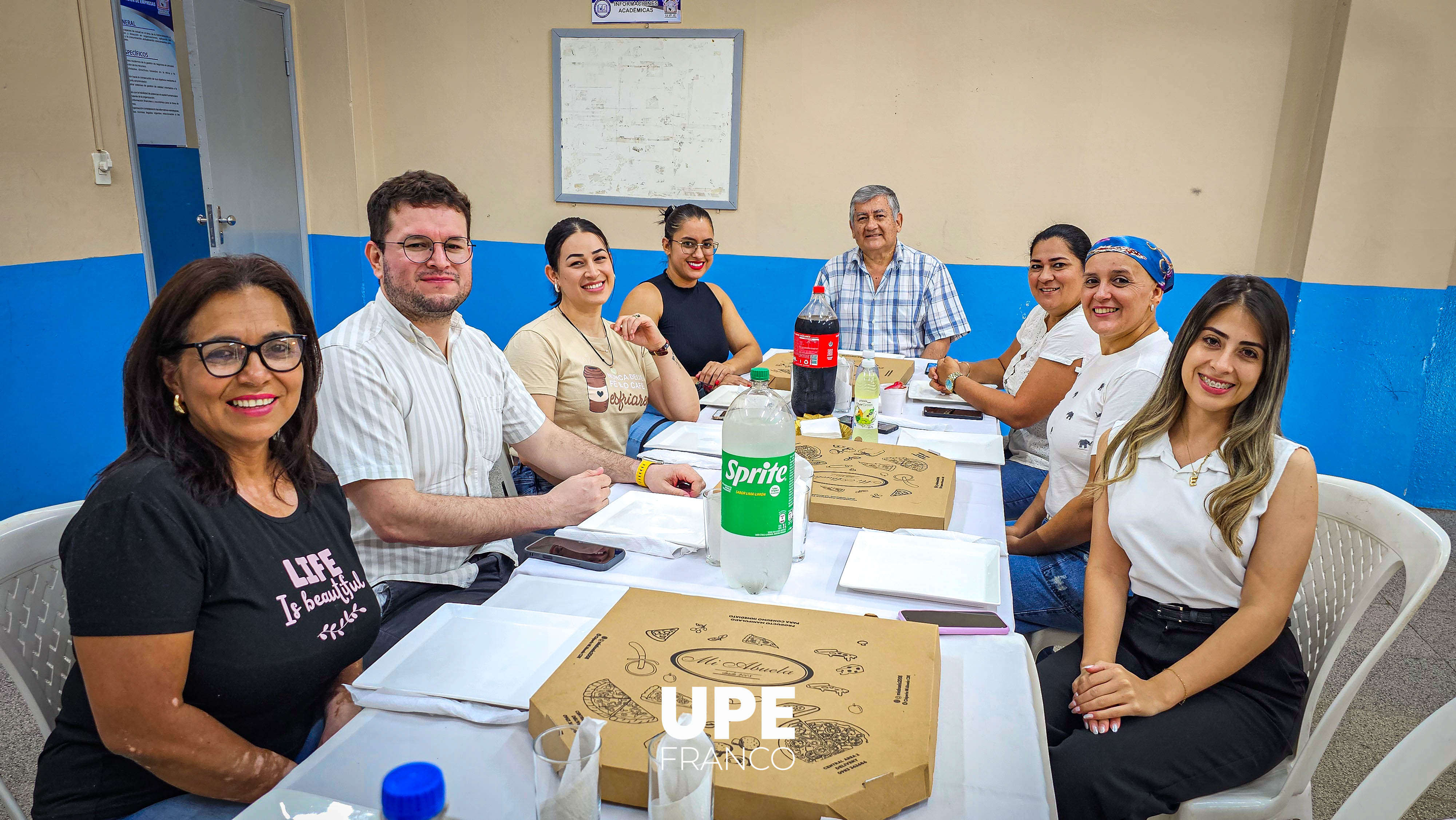 Celebración de cumpleaños del MSc. Nicolás Flores González, Secretario General de la UPE