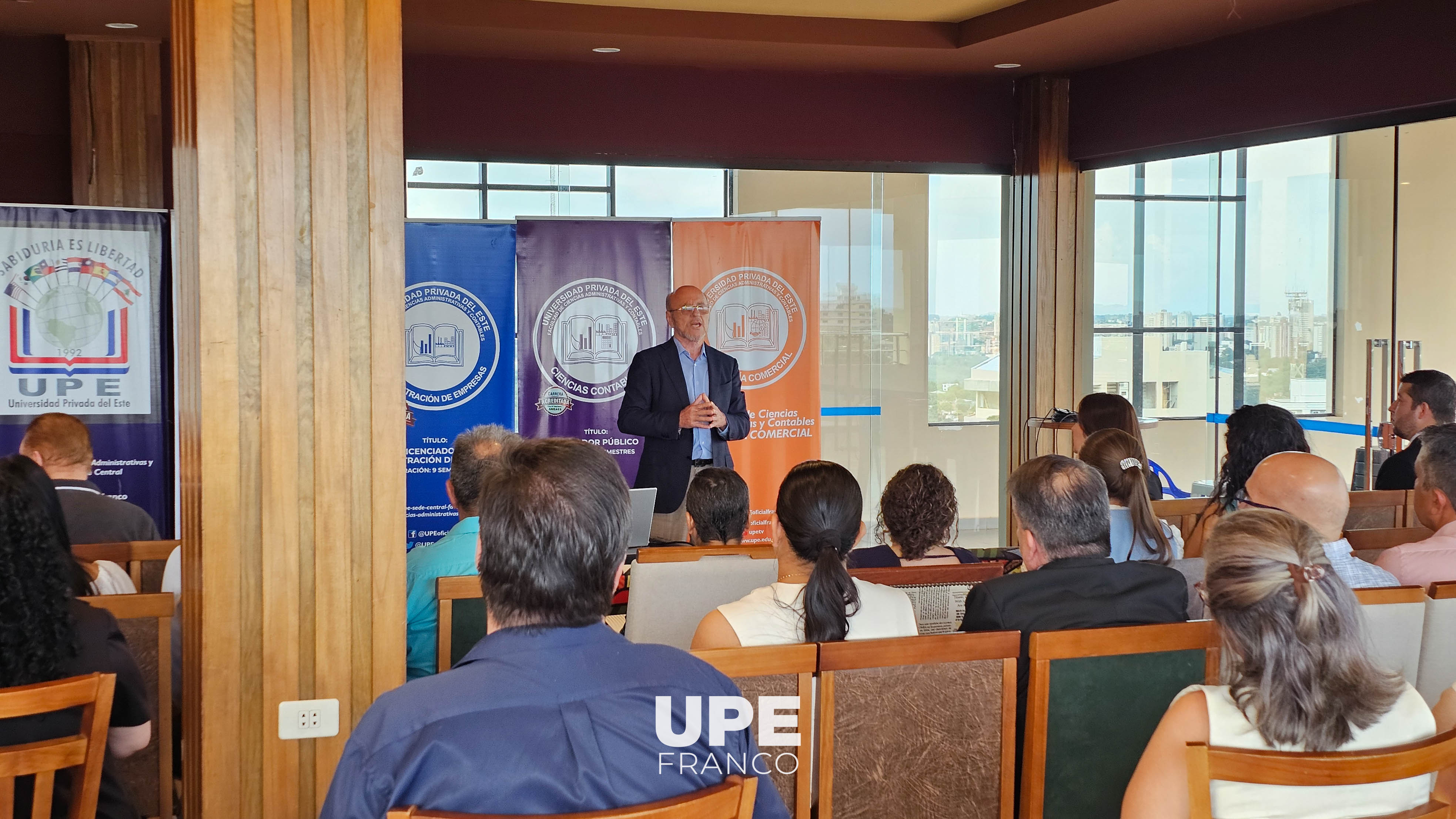 Claustro Docente 2026 fortalece la planificación académica en la Facultad de Ciencias Administrativas y Contables