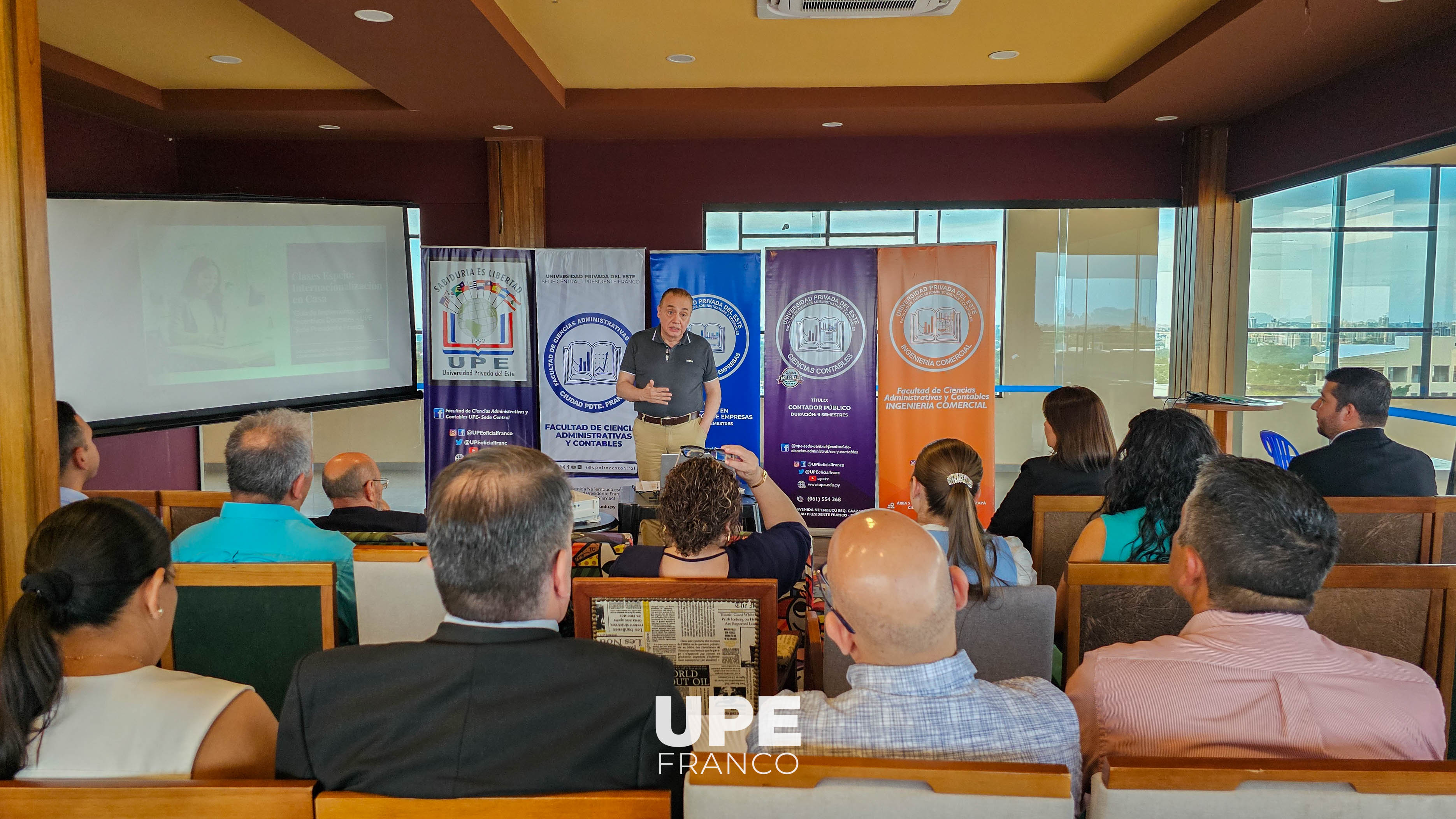 Claustro Docente 2026 fortalece la planificación académica en la Facultad de Ciencias Administrativas y Contables