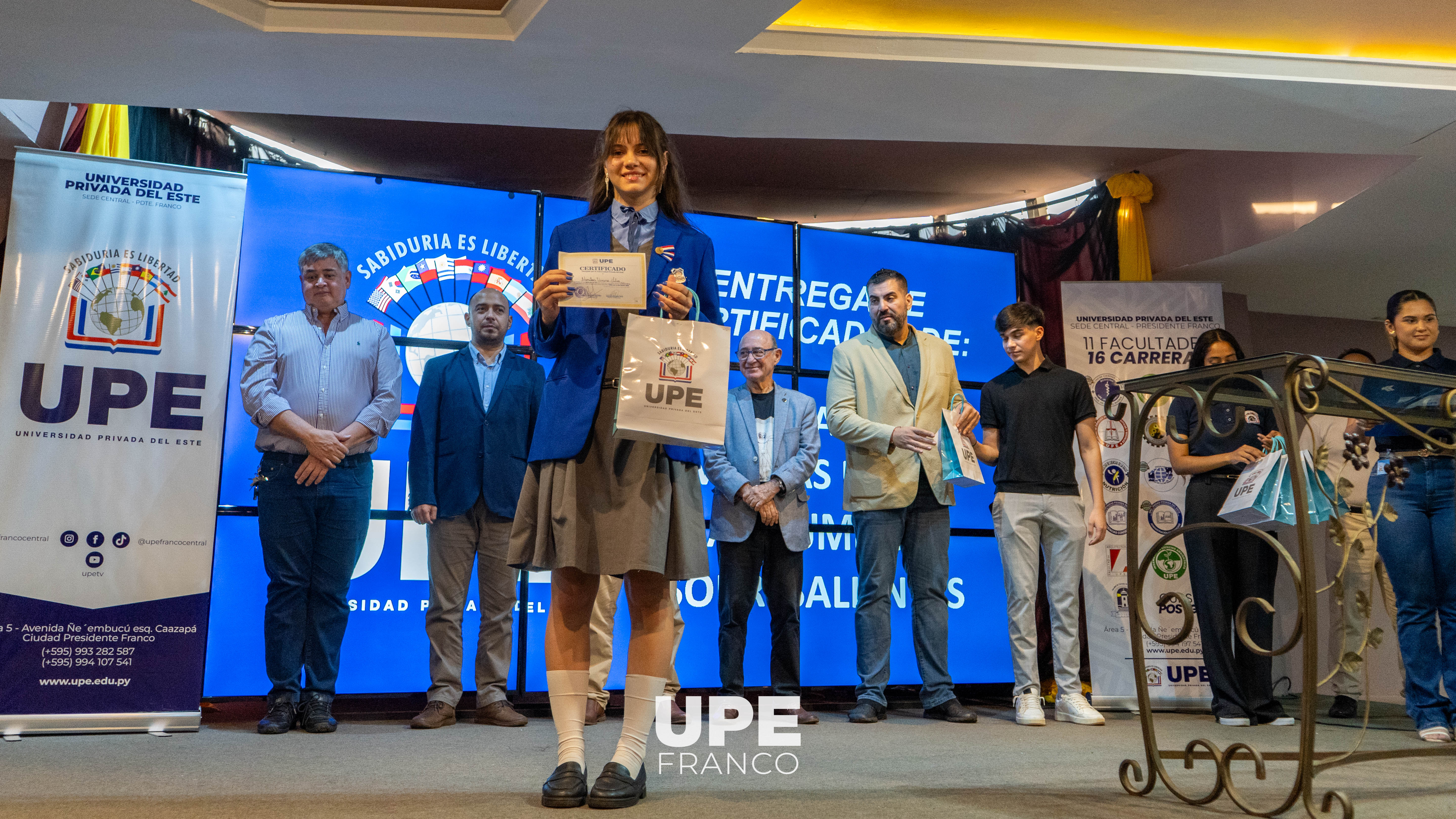 UPE Franco reafirma su compromiso con la Responsabilidad Social Universitaria con entrega de becas y medias becas