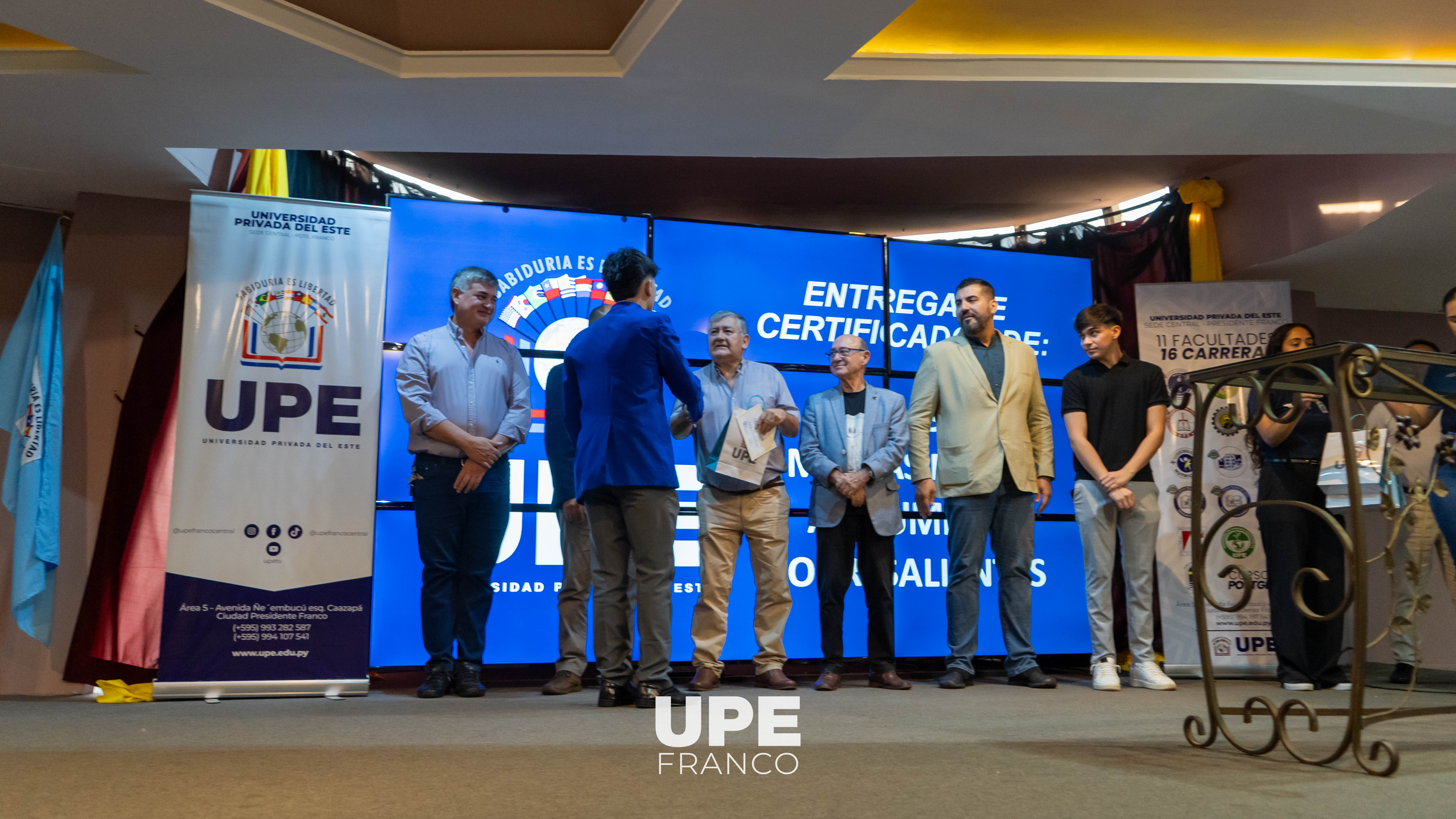 UPE Franco reafirma su compromiso con la Responsabilidad Social Universitaria con entrega de becas y medias becas