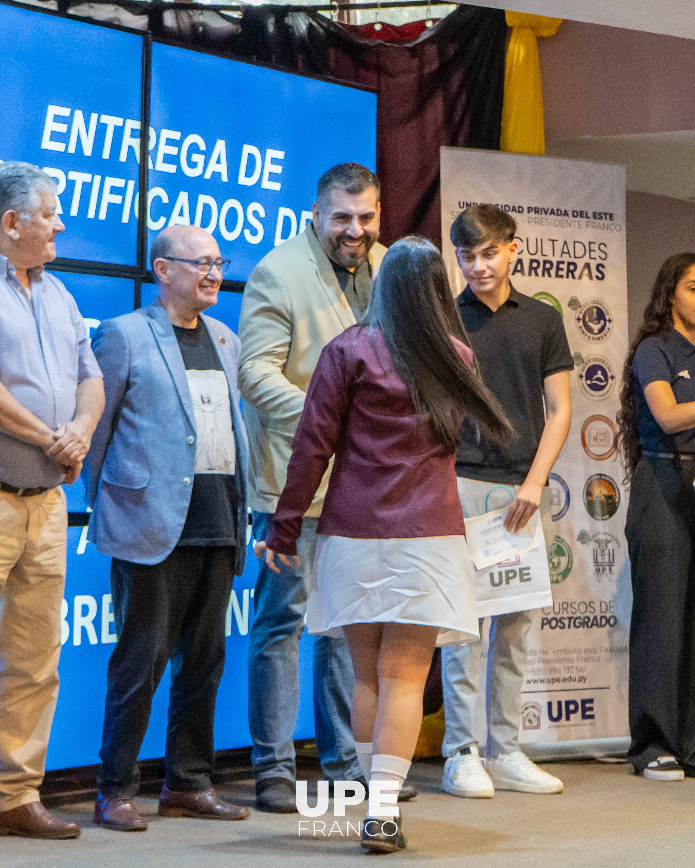 UPE Franco reafirma su compromiso con la Responsabilidad Social Universitaria con entrega de becas y medias becas