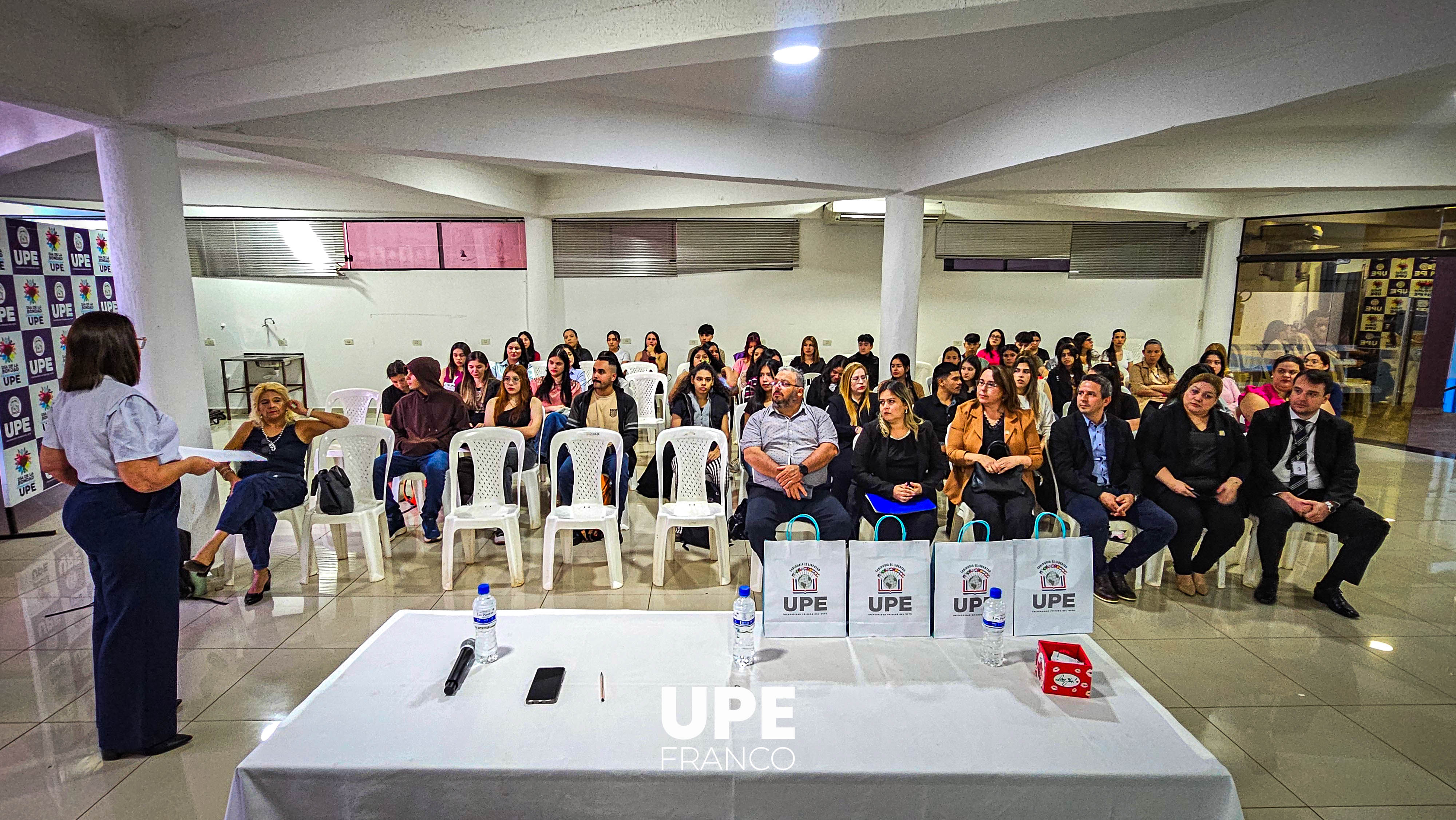 Reunión Informativa con estudiantes: Facultad de Ciencias de la Educación