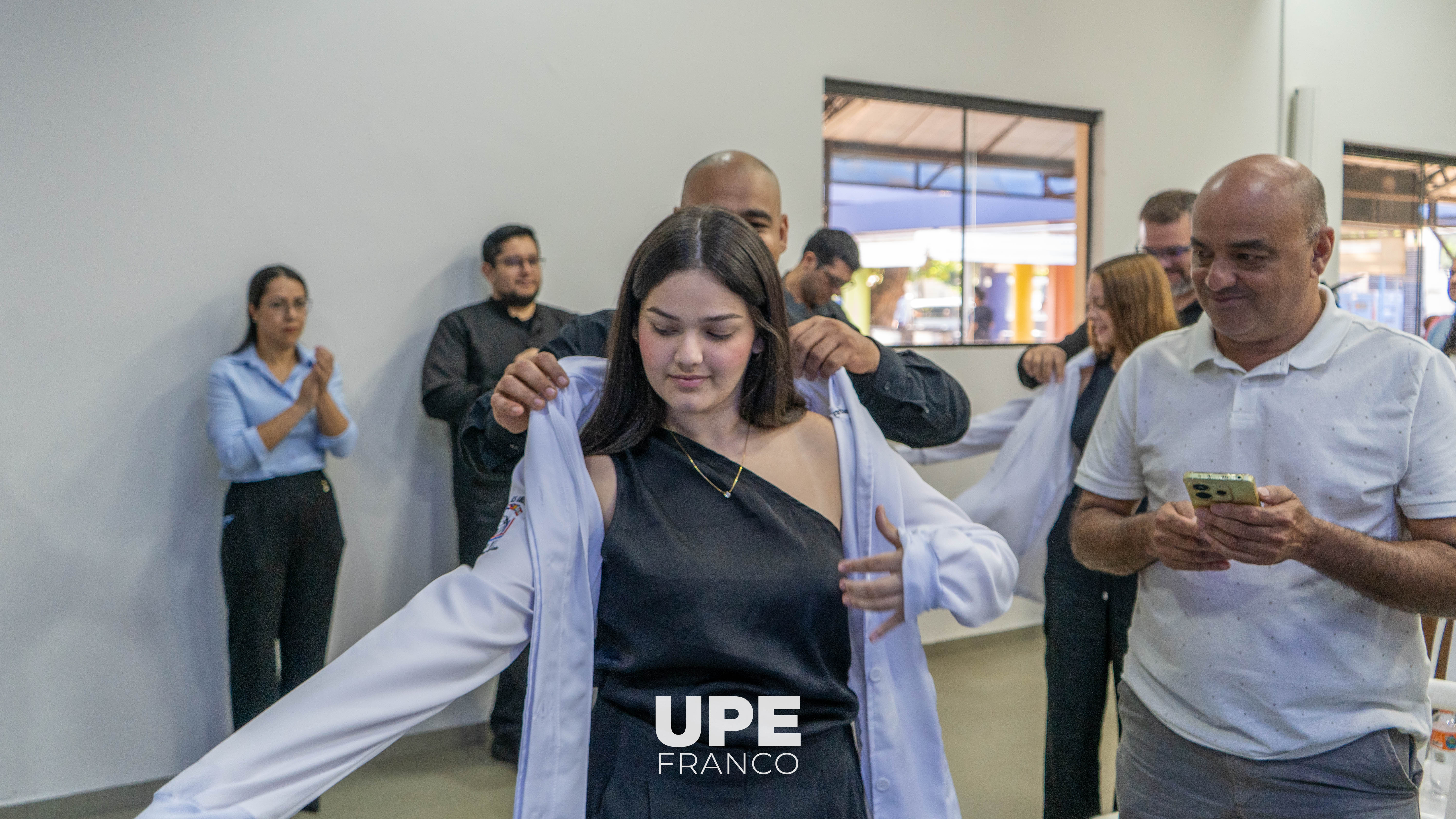 Ceremonia del Chaleco 2026: Facultad de Ciencias Médicas - Primer curso - Secciones A, B, C y D