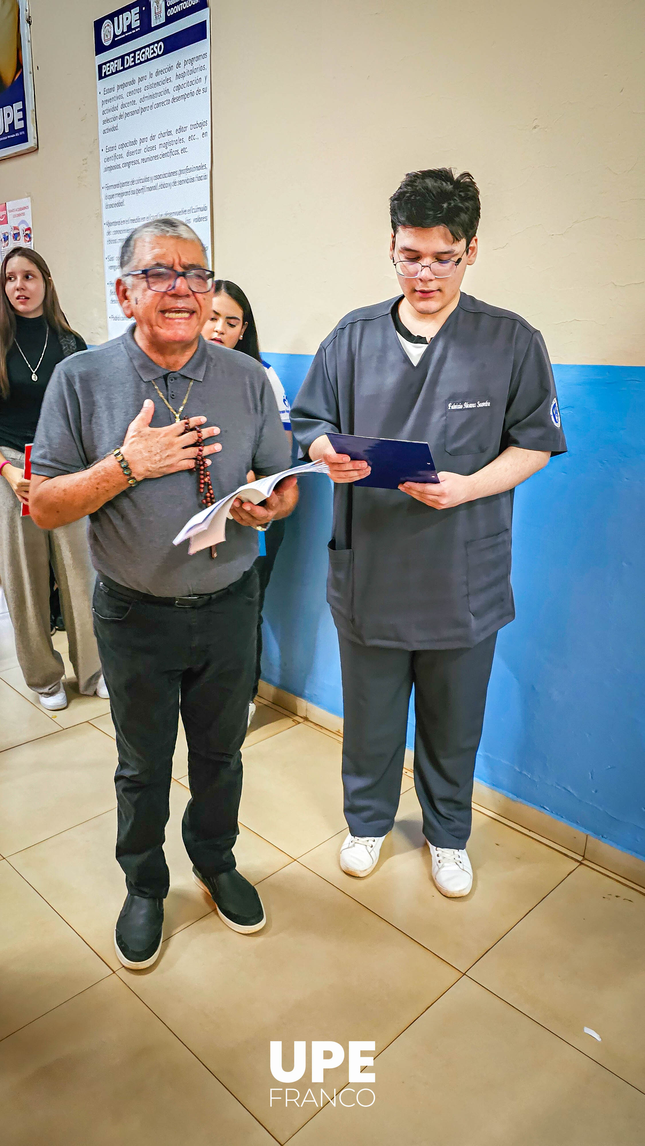 Estudiantes de Ciencias de la Salud participaron del Vía Crucis en la UPE FRANCO