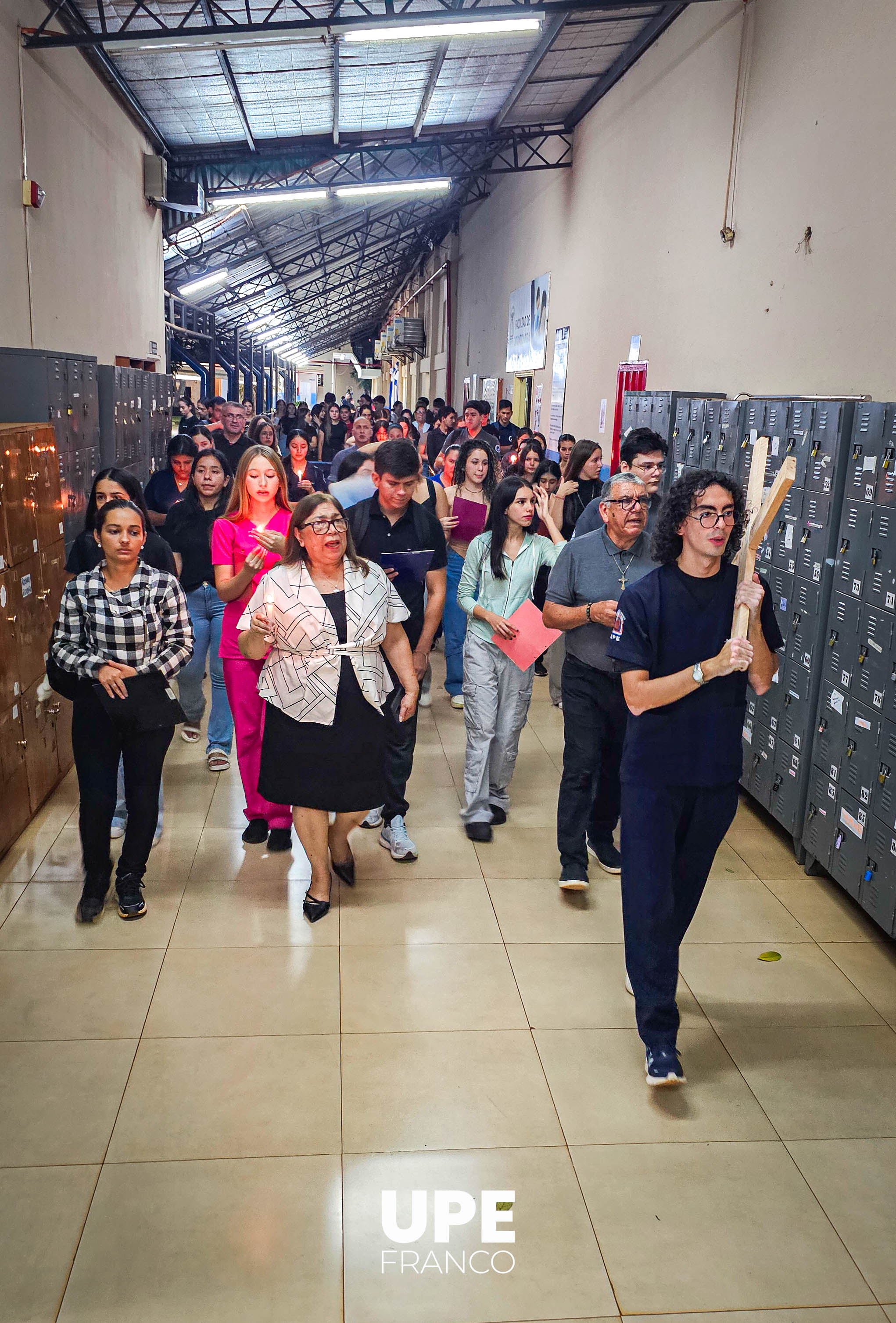 Estudiantes de Ciencias de la Salud participaron del Vía Crucis en la UPE FRANCO