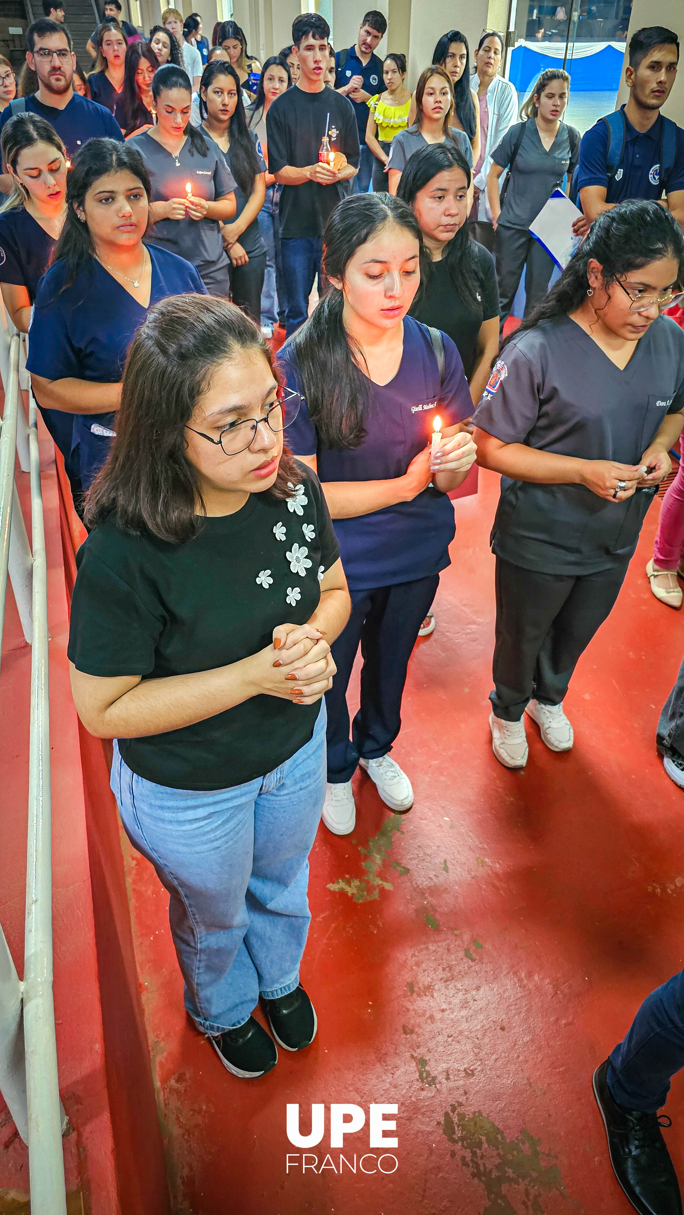 Estudiantes de Ciencias de la Salud participaron del Vía Crucis en la UPE FRANCO