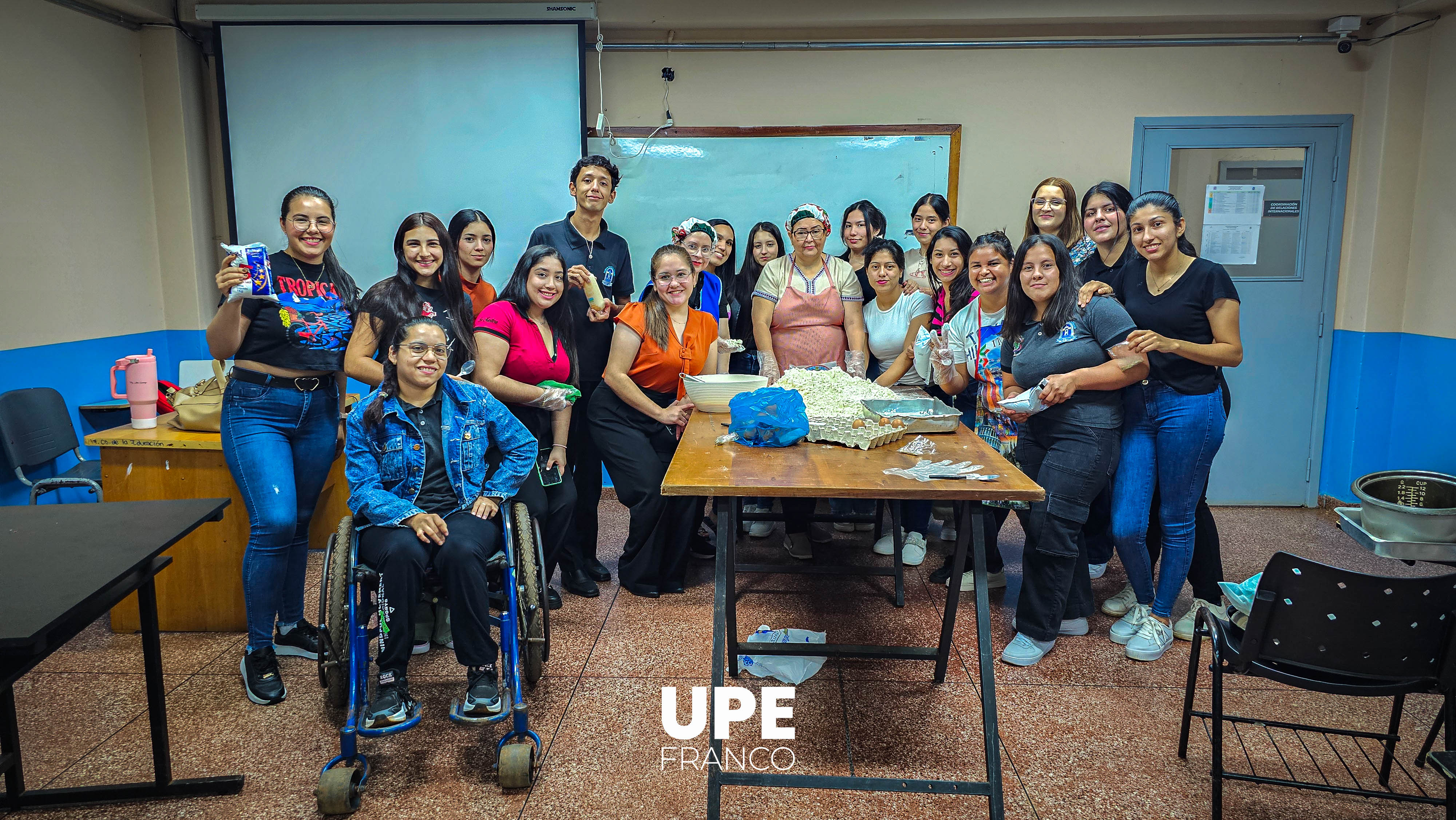 Chipa Apo en la Facultad de Ciencias de la Educación
