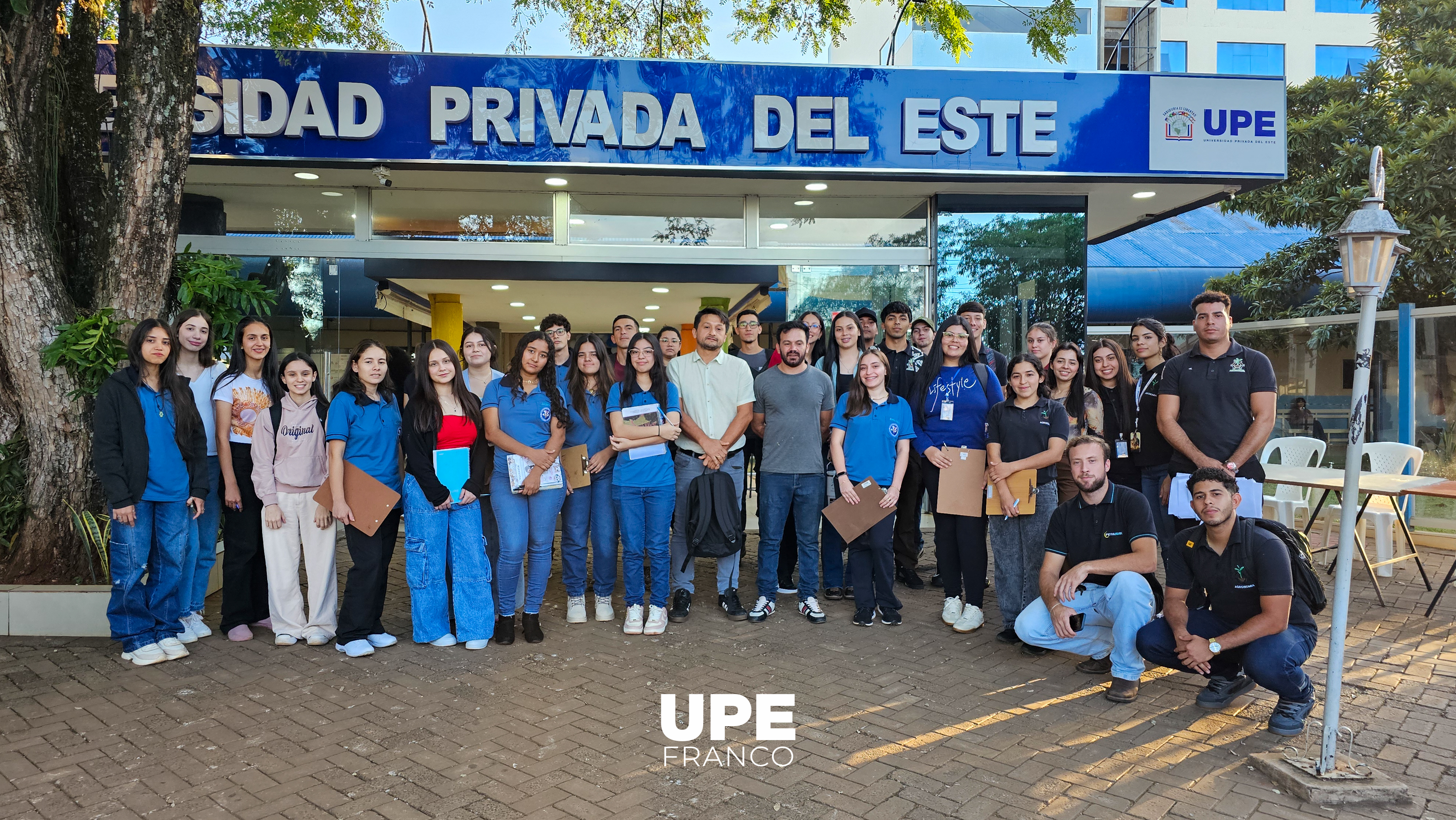 Encuestas en el Área 5: Registro de datos para trabajos de Extensión Universitaria