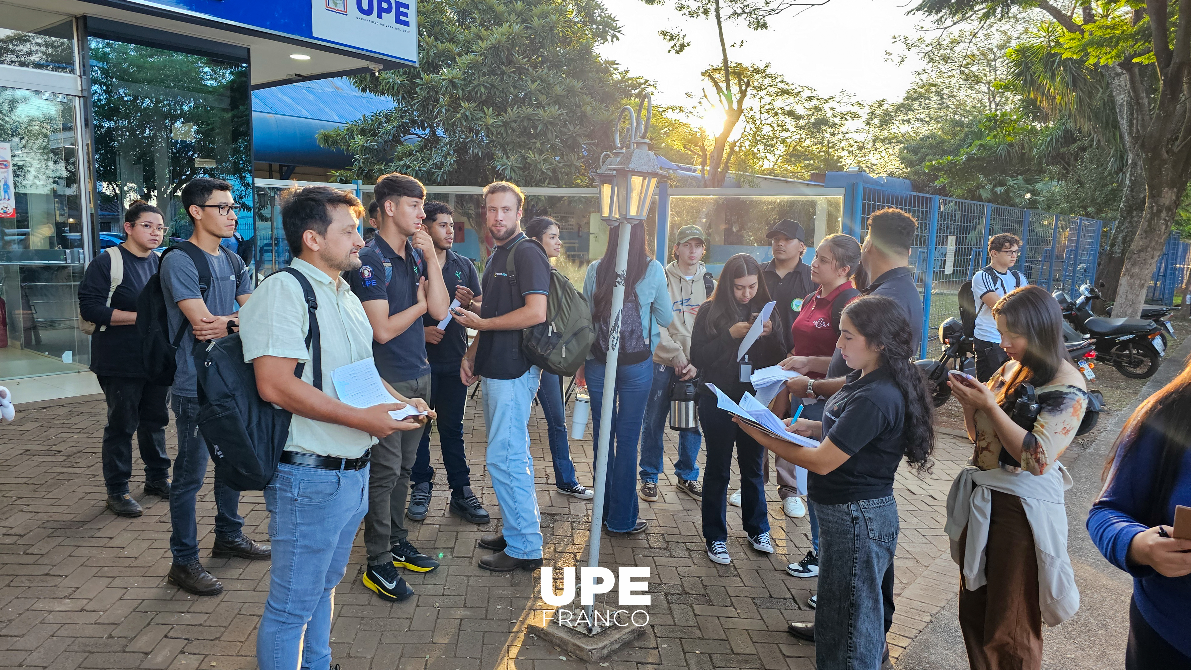 Encuestas en el Área 5: Registro de datos para trabajos de Extensión Universitaria