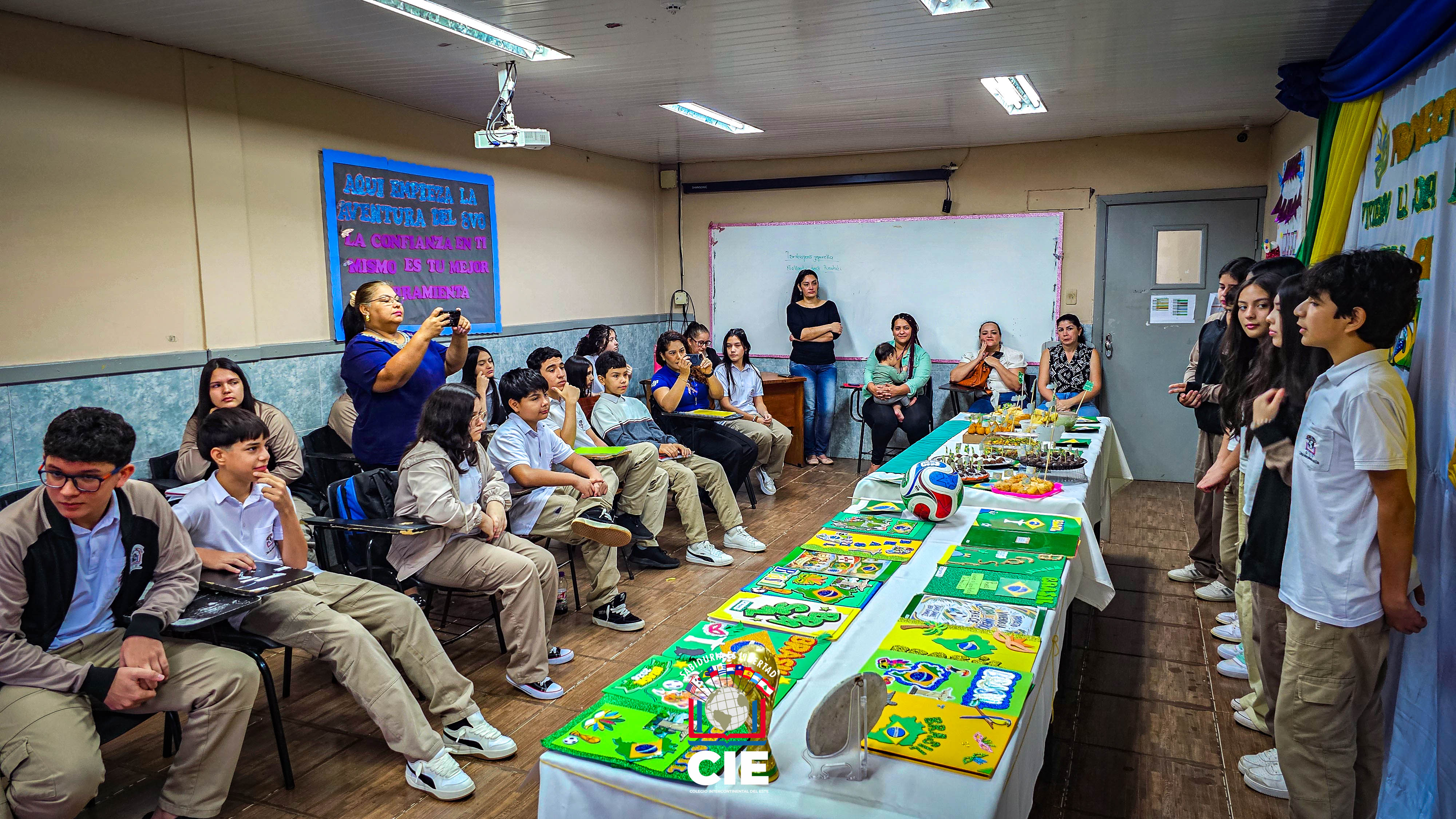 Continúa en marcha el Proyecto “Un viaje por los países del mundial desde nuestro colegio”