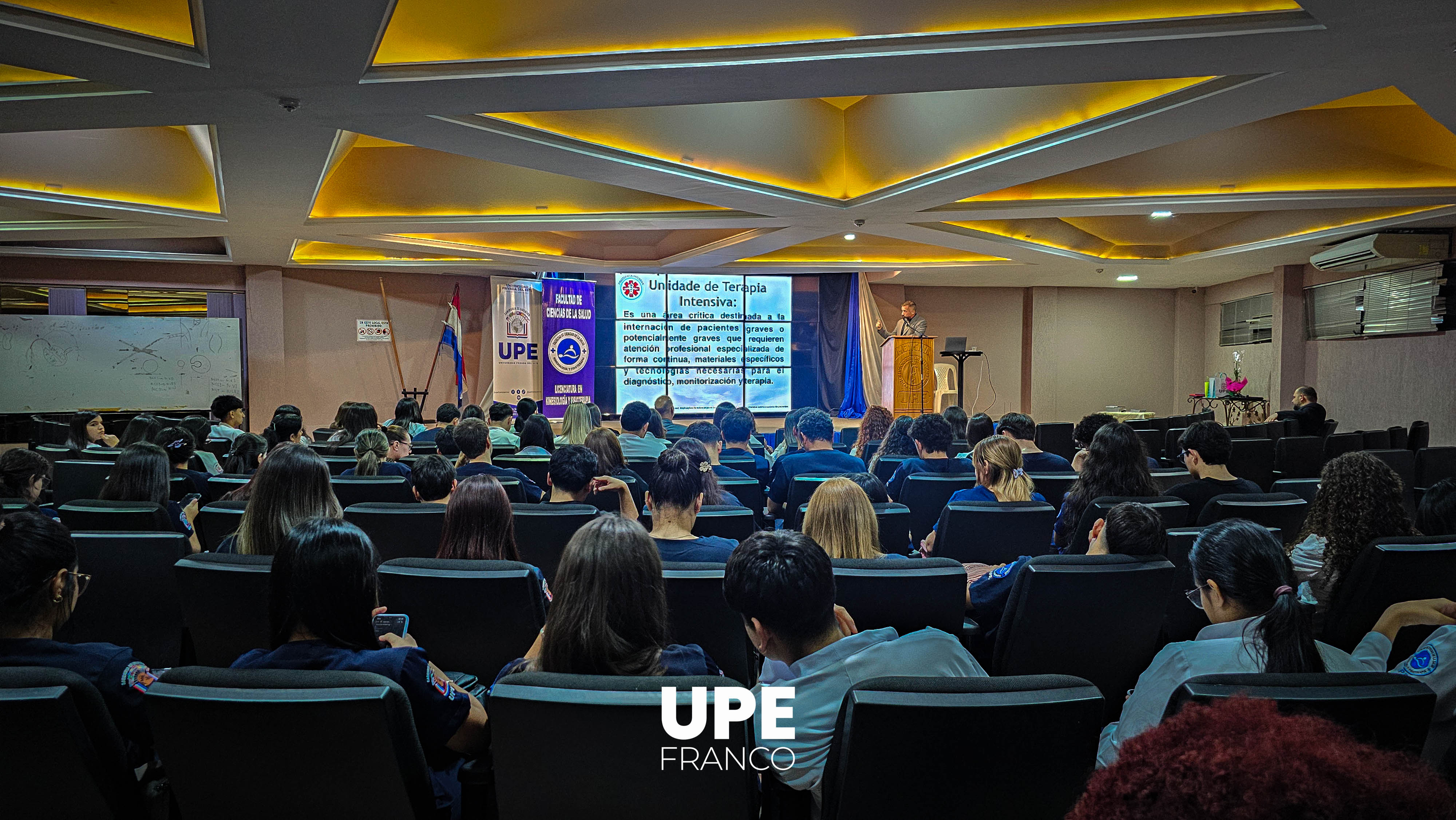 Disertación y presentación de obras del Dr. Rogério Ultra: Facultad de Ciencias de la Salud