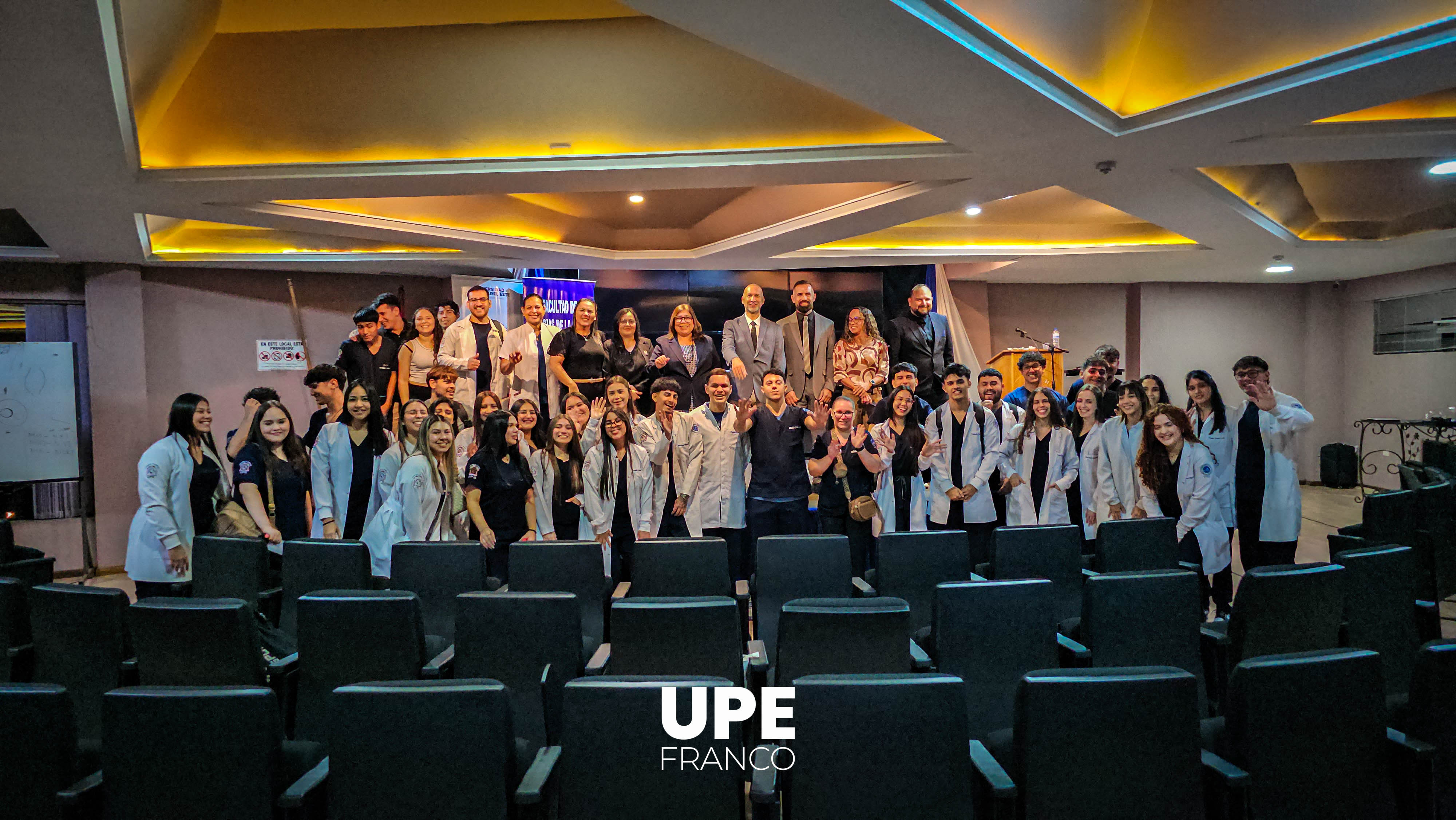 Disertación y presentación de obras del Dr. Rogério Ultra: Facultad de Ciencias de la Salud