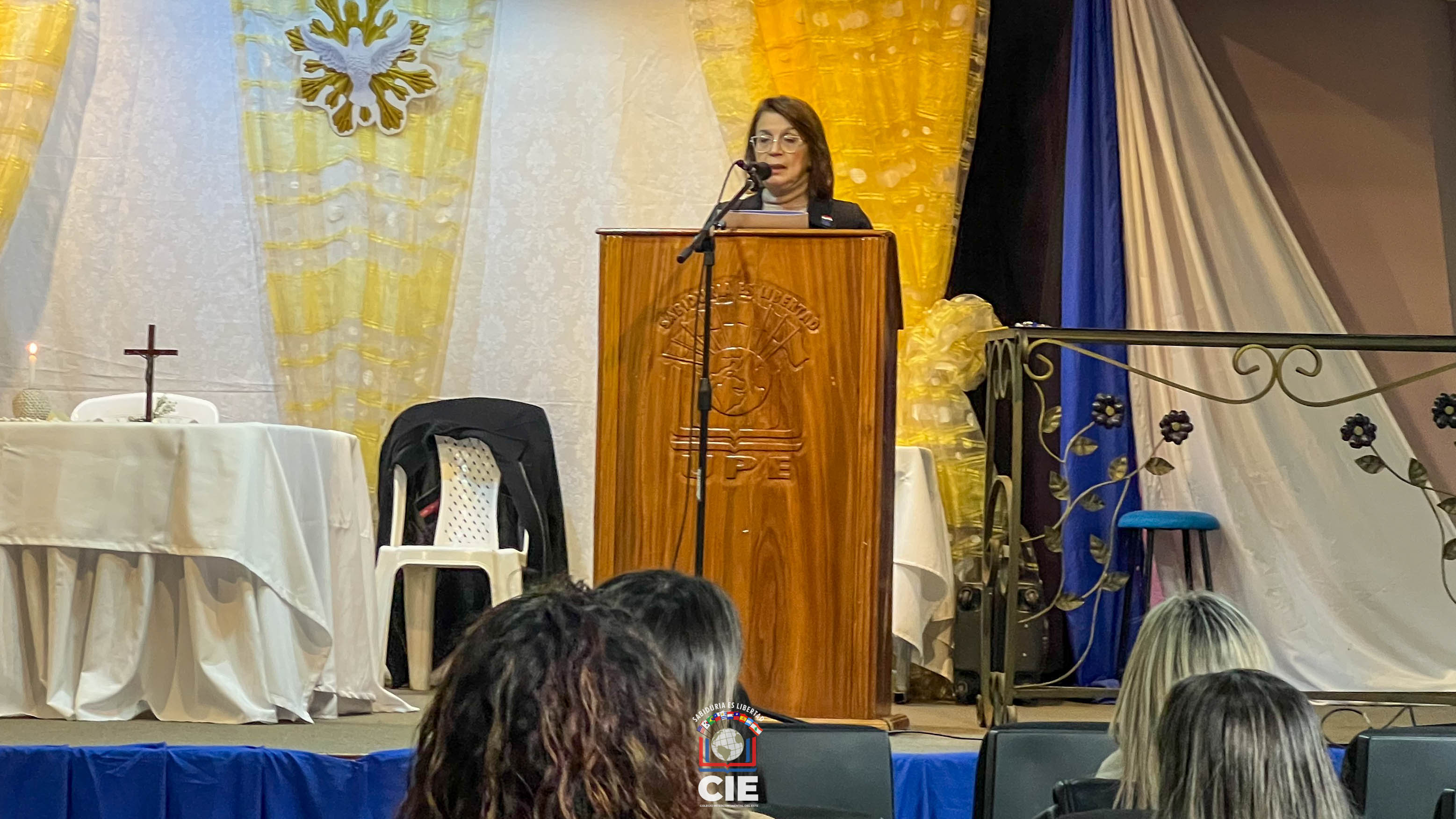 Colegio Intercontinental del Este rindió homenaje a las madres con una jornada de fe, arte y celebración