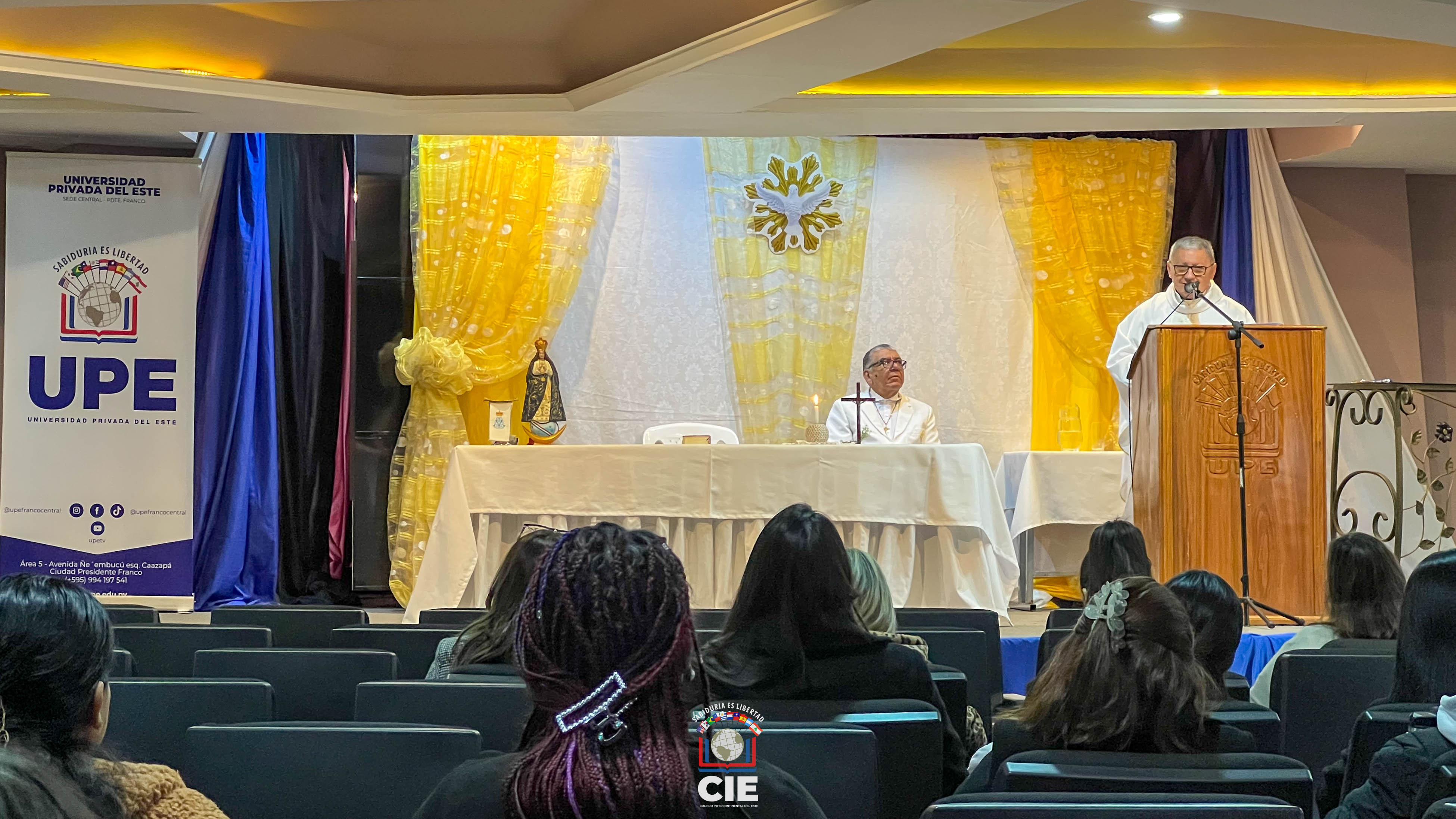 Colegio Intercontinental del Este rindió homenaje a las madres con una jornada de fe, arte y celebración