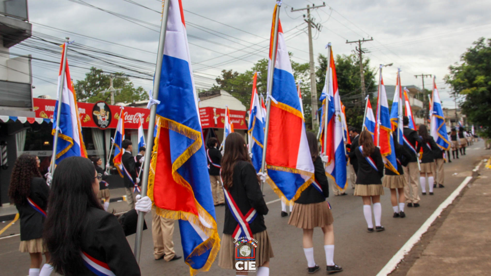 CIE participó del desfile estudiantil por las Fiestas Patrias