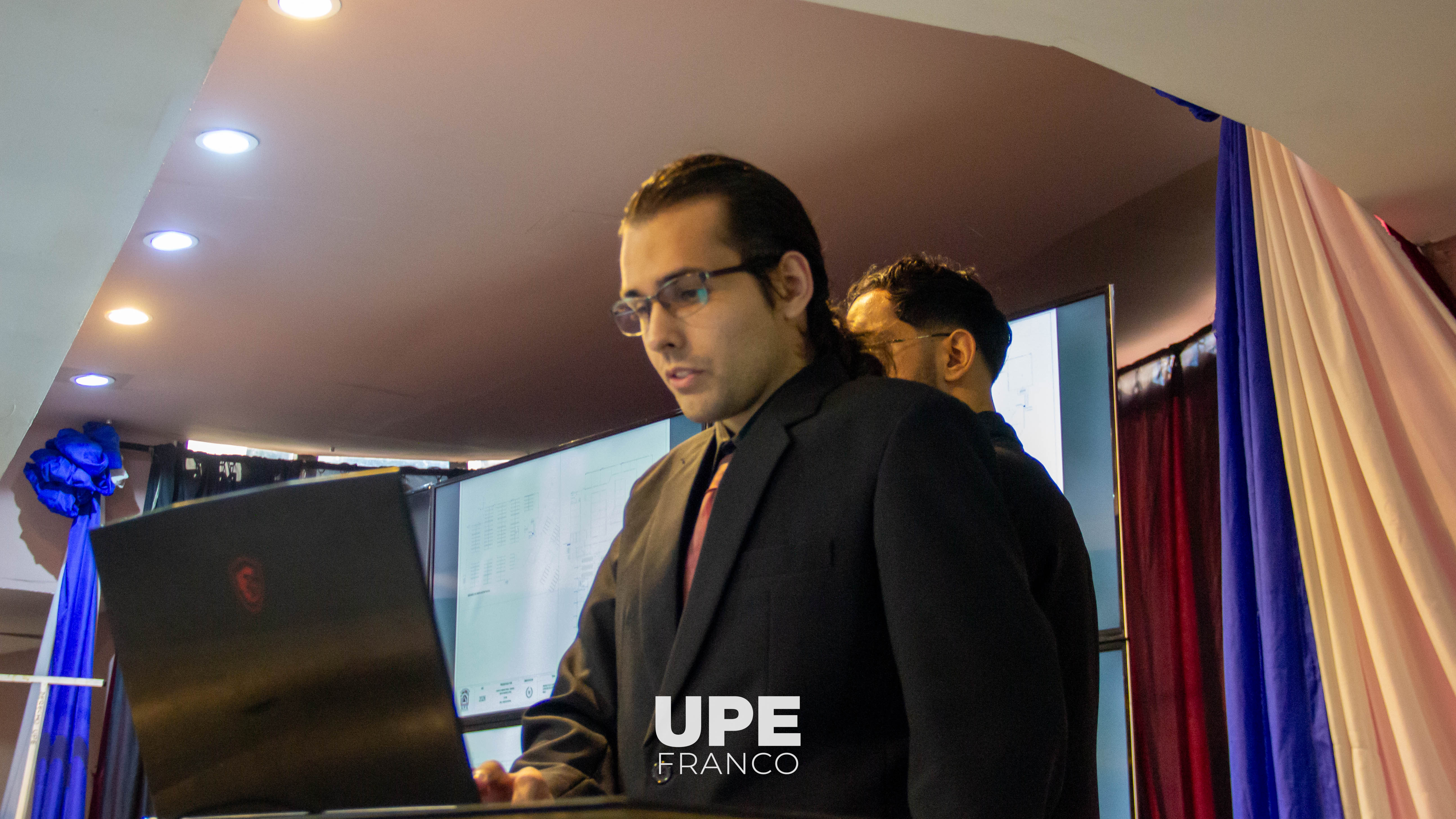 Nuevos arquitectos defendieron su Trabajo de Grado en la UPE Franco