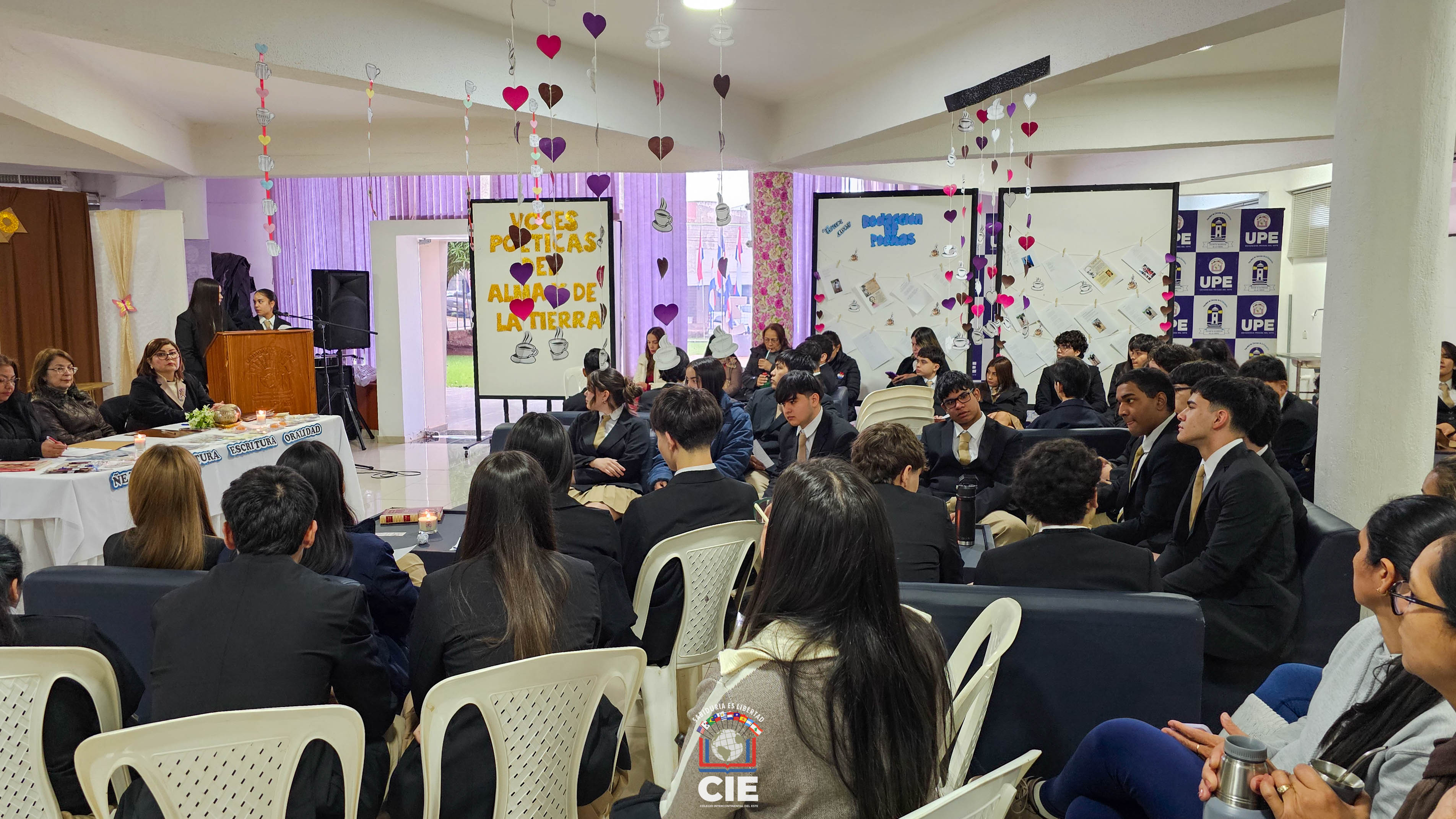 Café Literario ÑE'ẼRY: estudiantes del CIE compartieron una jornada de lectura, escritura y oralidad